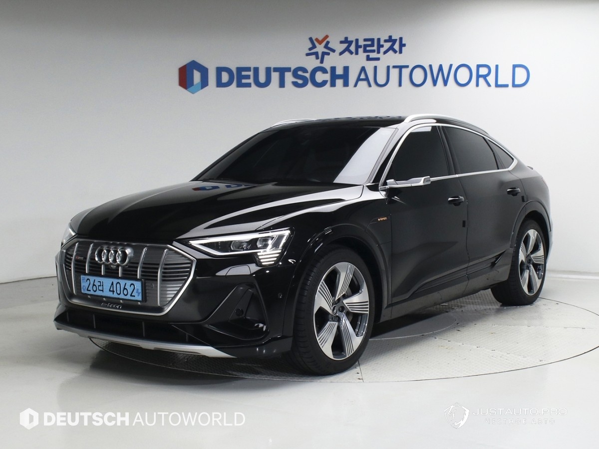 Автомобиль Audi e-tron