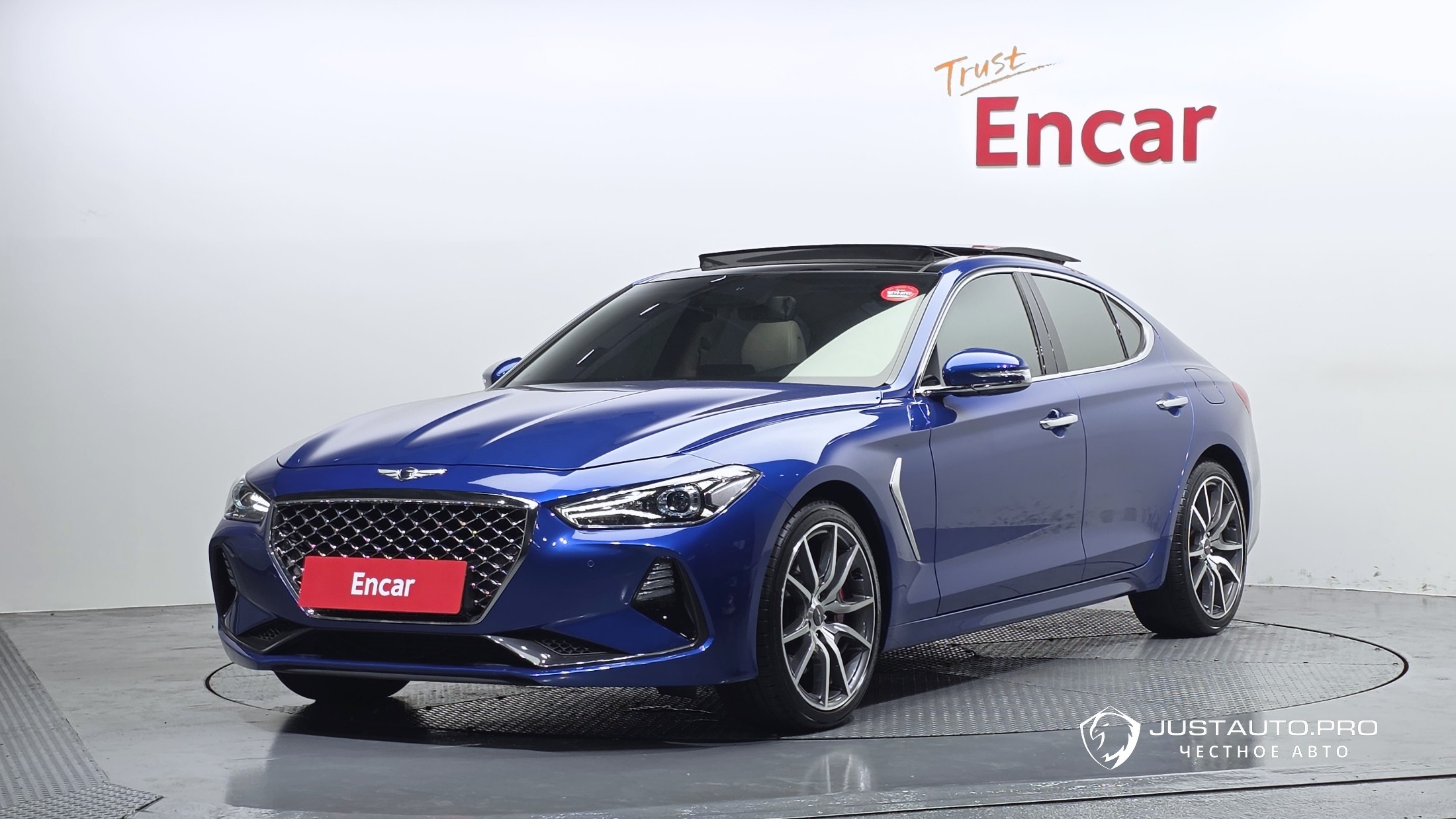 Автомобиль Genesis G70