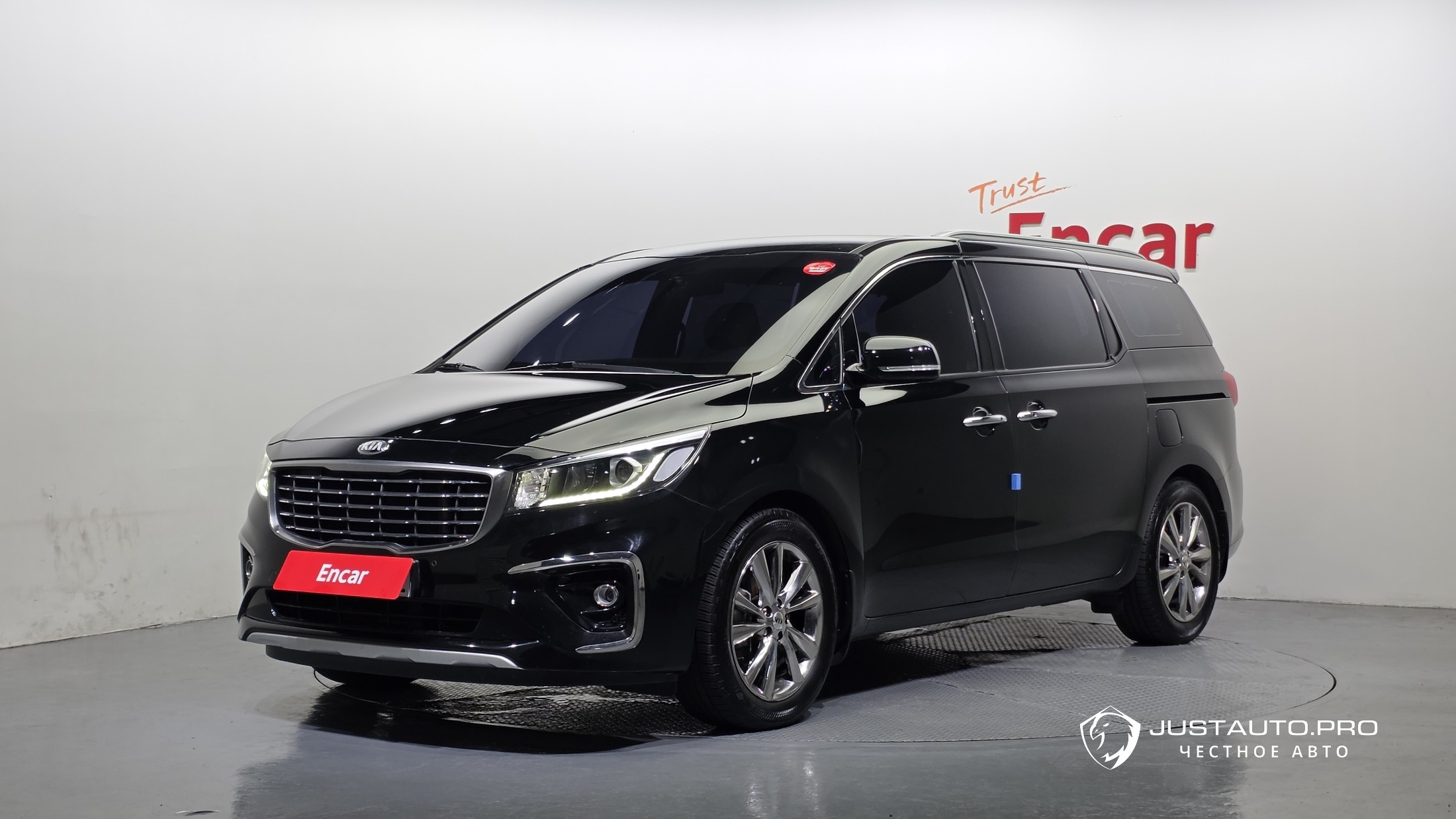 Автомобиль Kia Canival