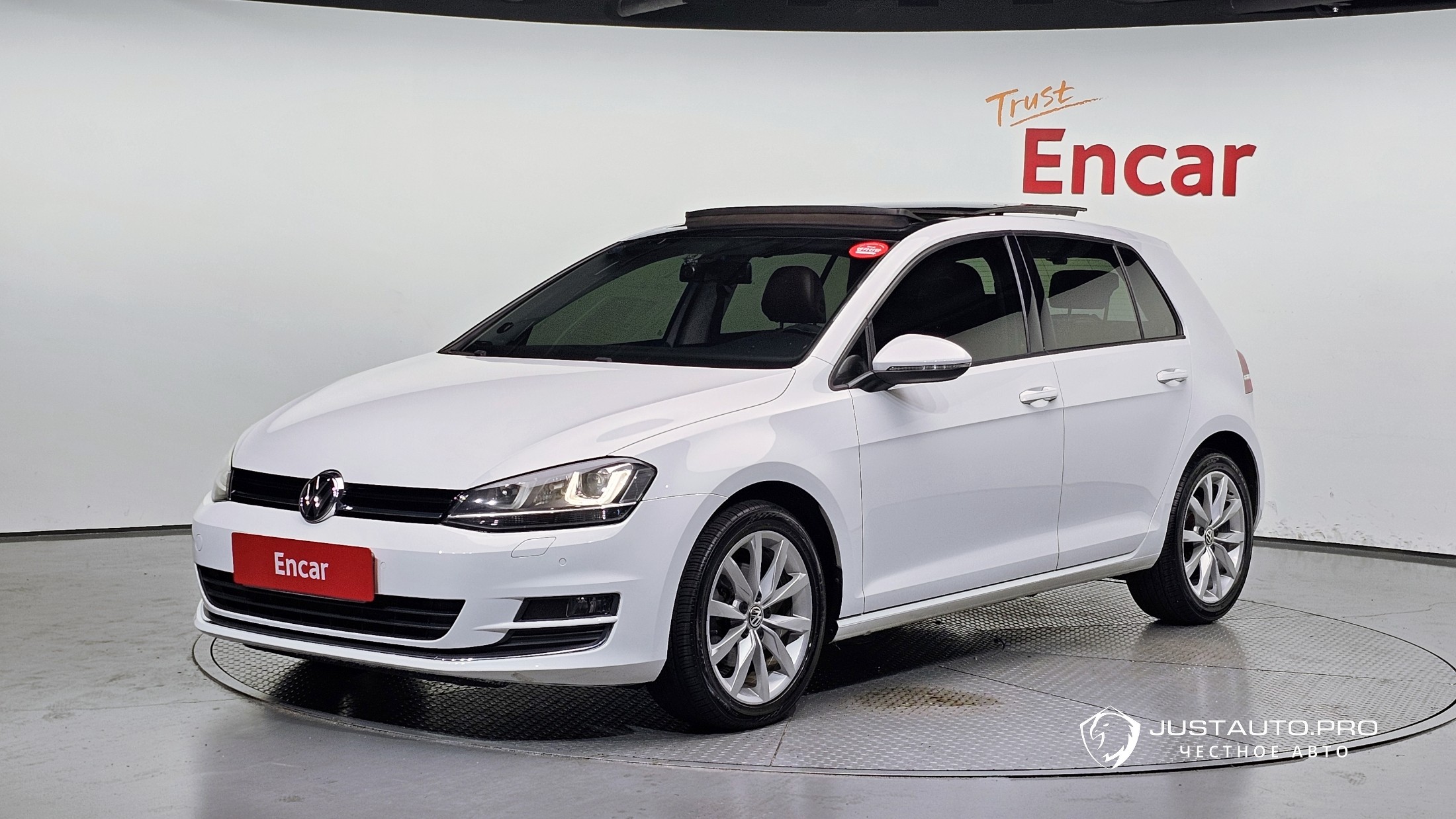 Автомобиль Volkswagen Golf