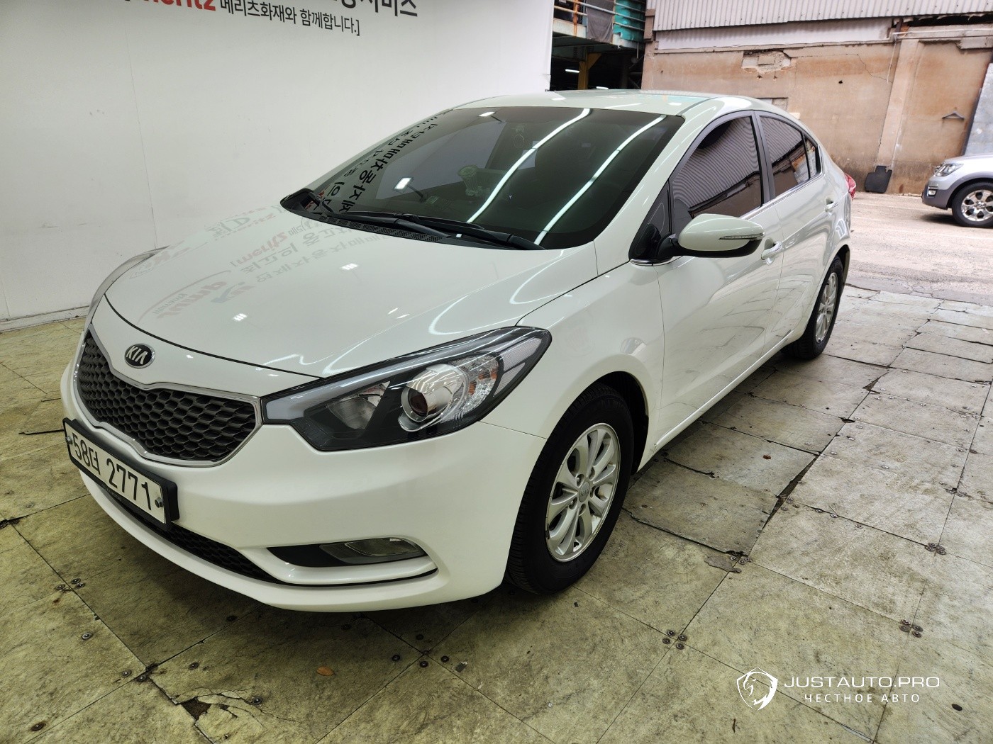 Автомобиль Kia K3