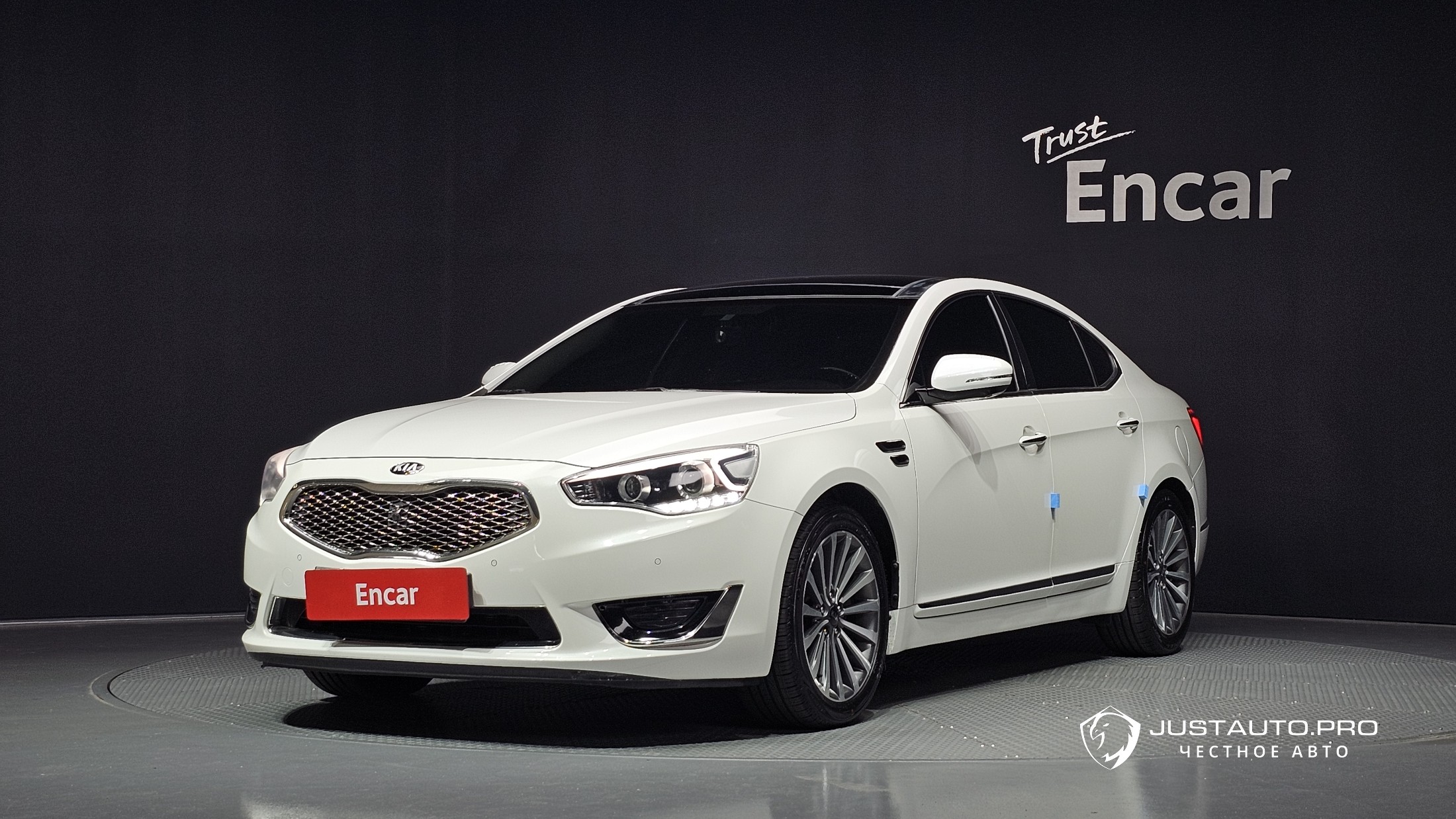 Автомобиль Kia K7
