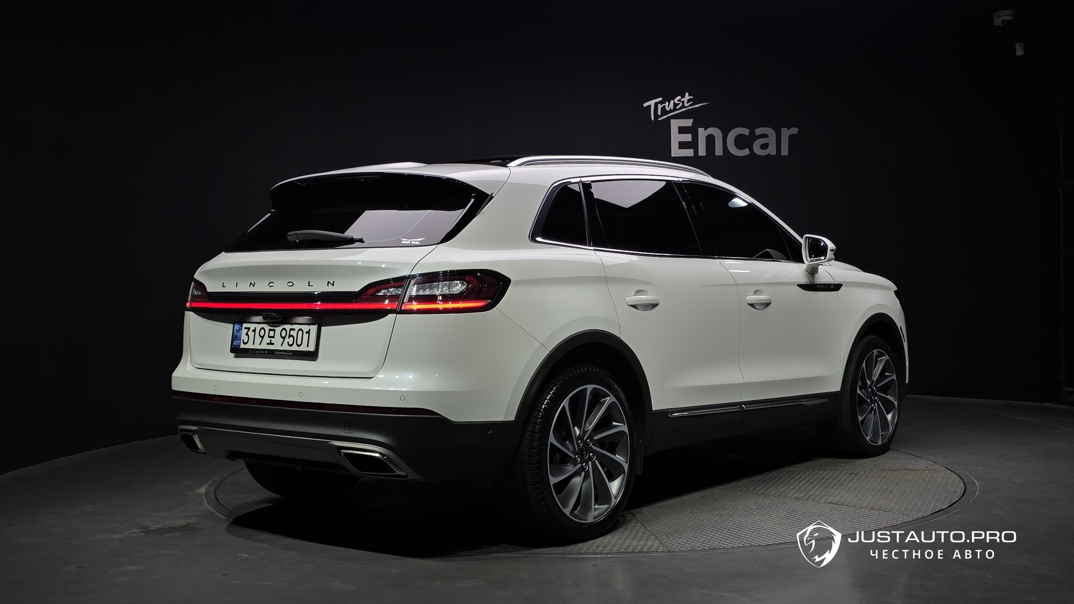 Автомобиль Lincoln Nautilus