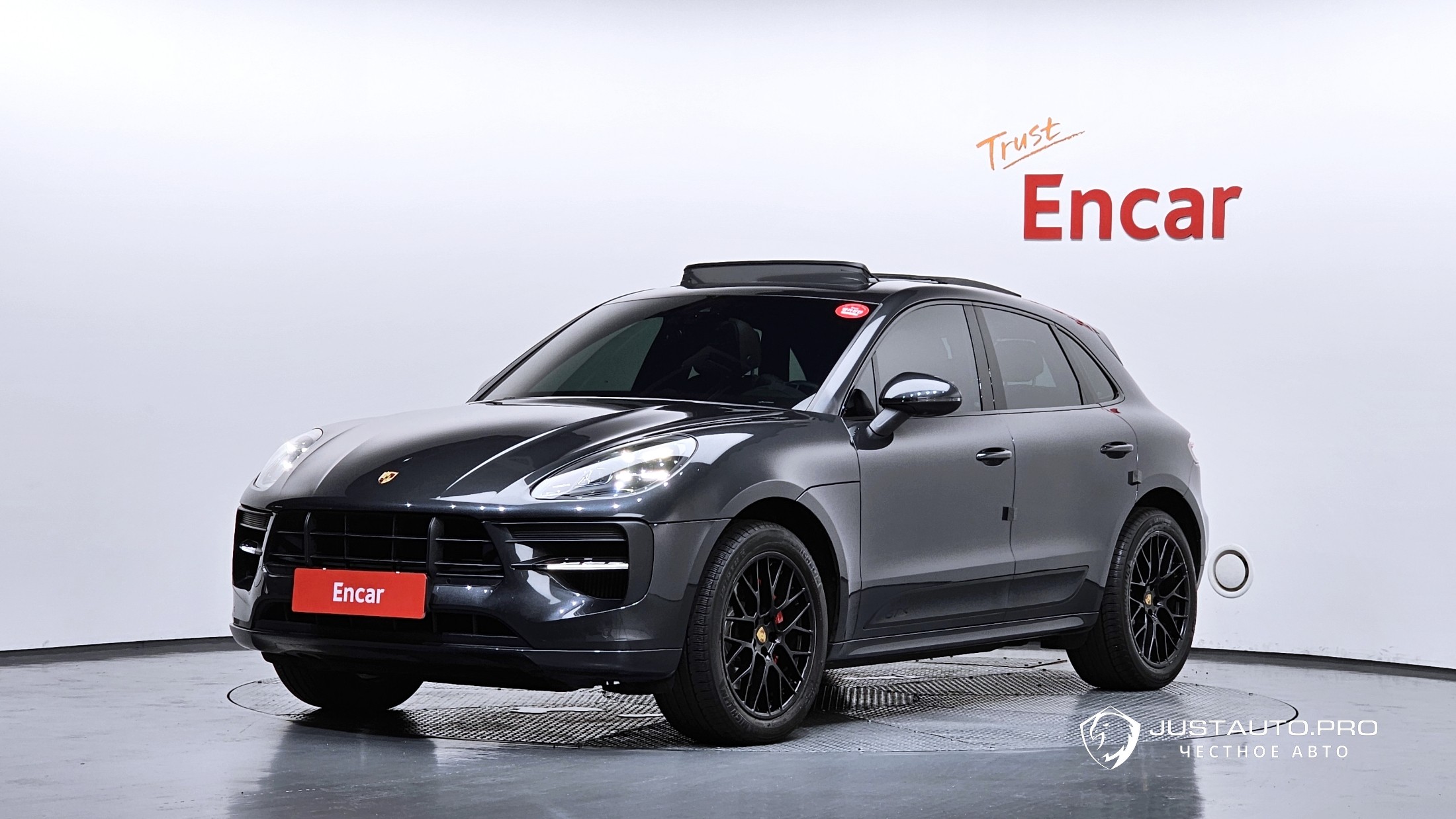 Автомобиль Porsche Macan