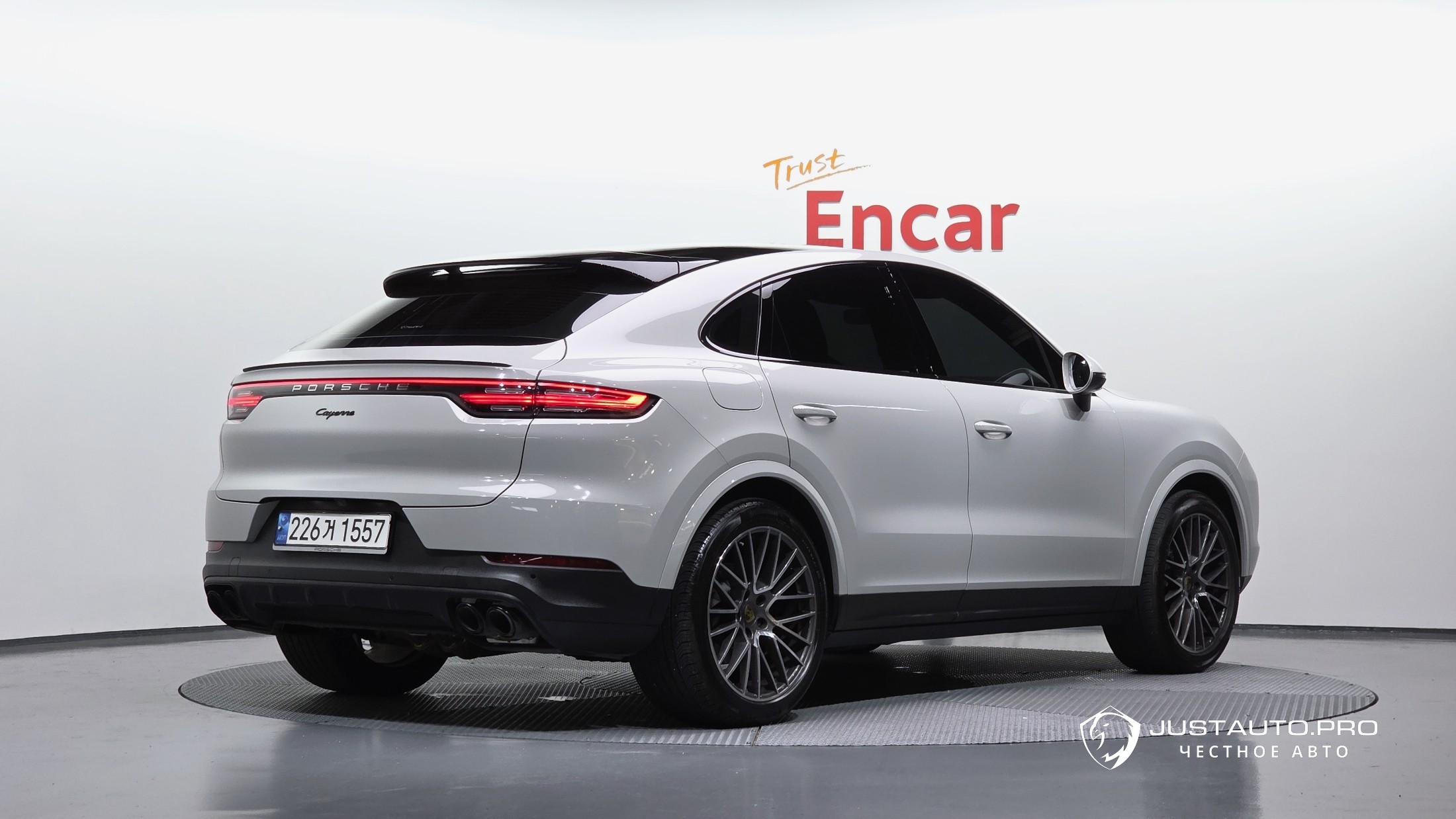 Автомобиль Porsche Cayenne