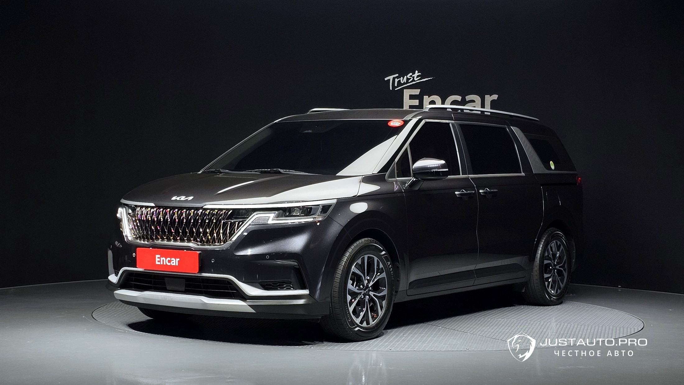Автомобиль Kia Canival