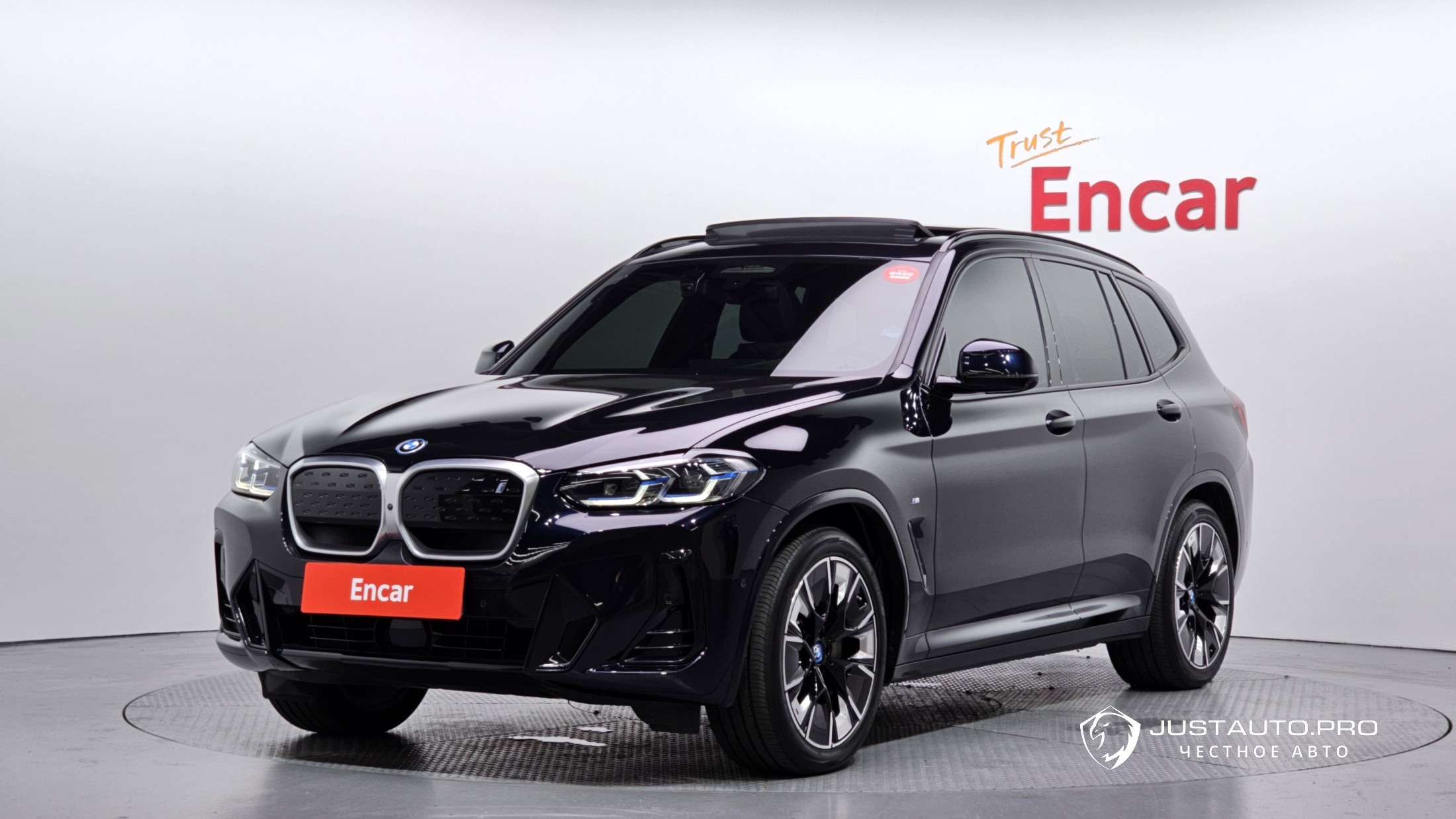 Автомобиль BMW iX3