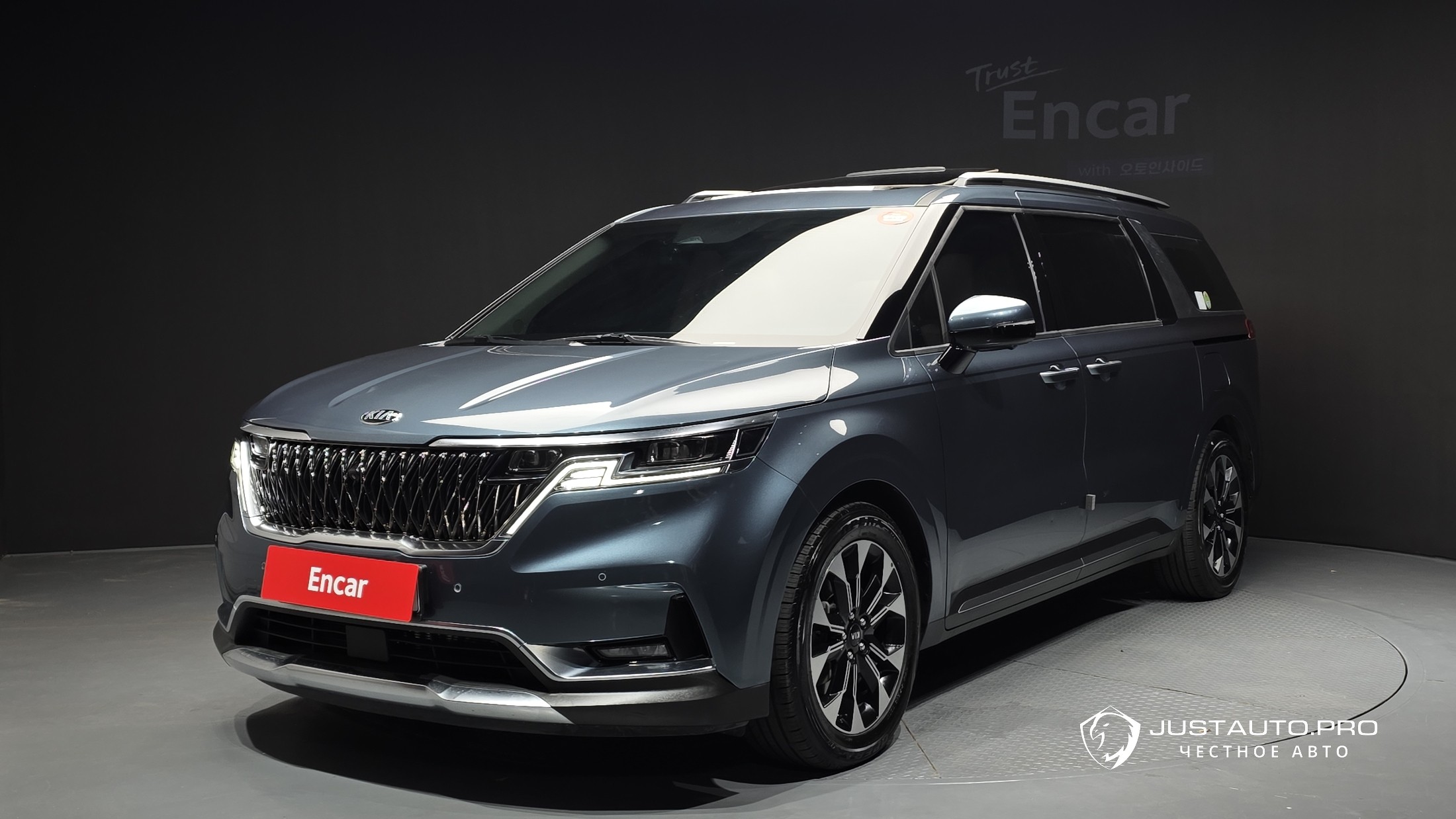 Автомобиль Kia Canival