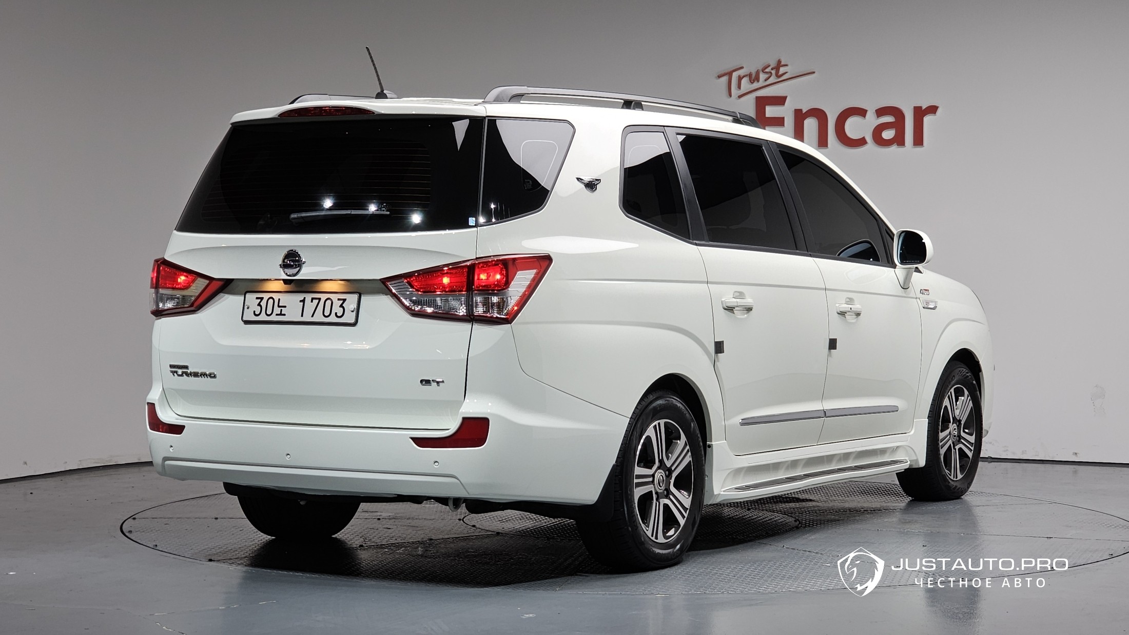 Автомобиль KG_Mobility_Ssangyong KORANDO
