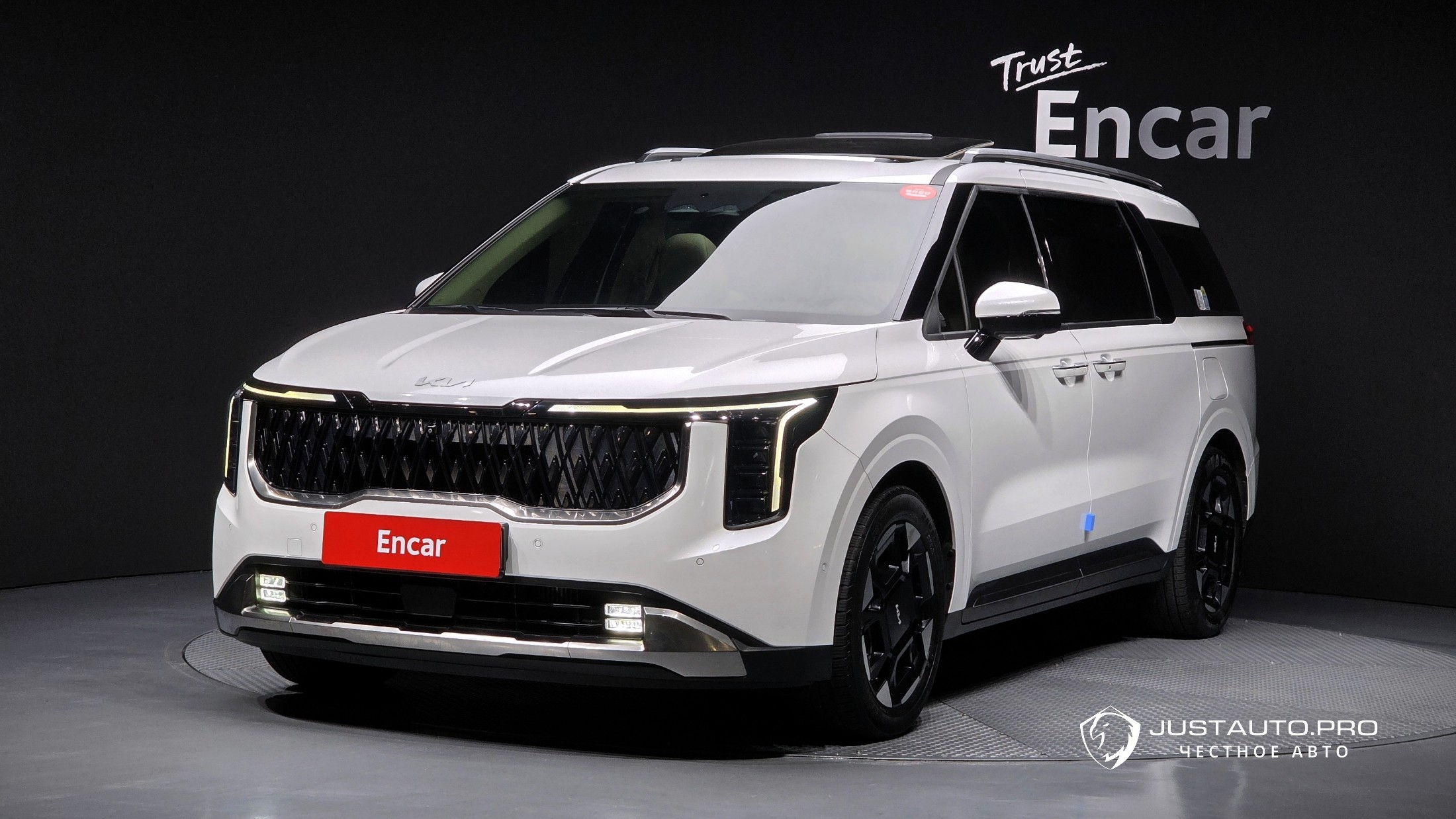 Автомобиль Kia Canival