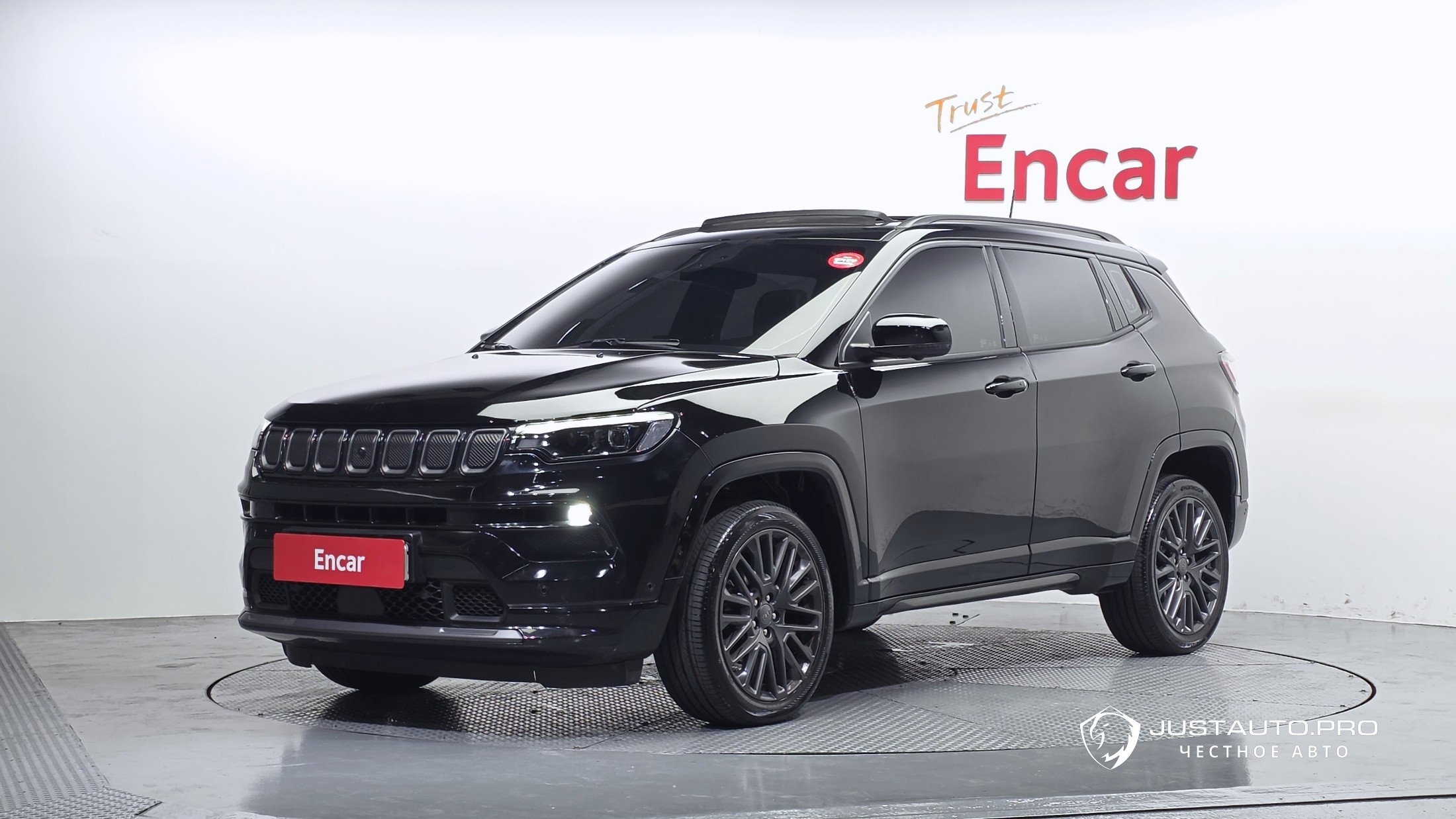 Автомобиль Jeep Compass