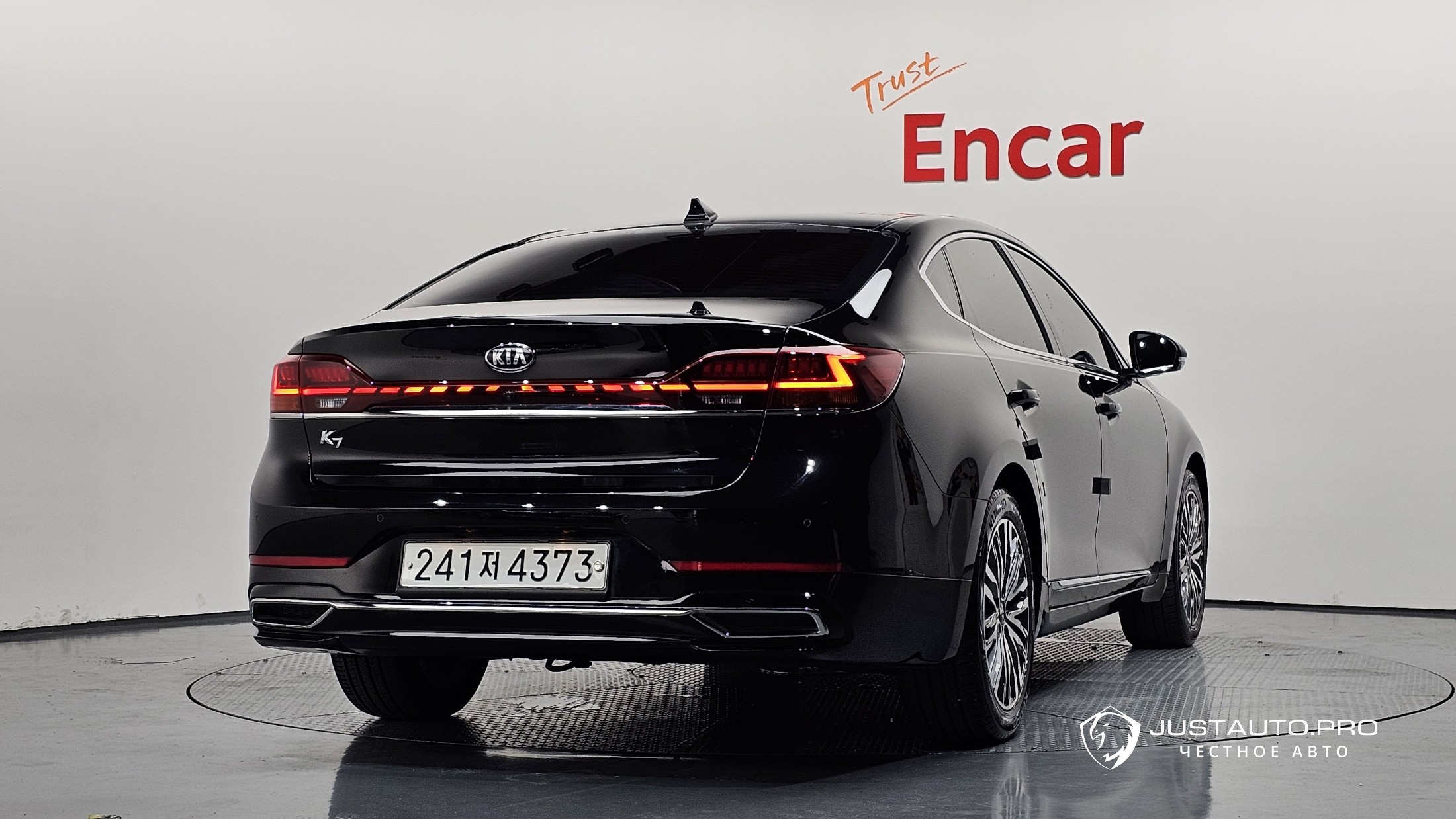 Автомобиль Kia K7