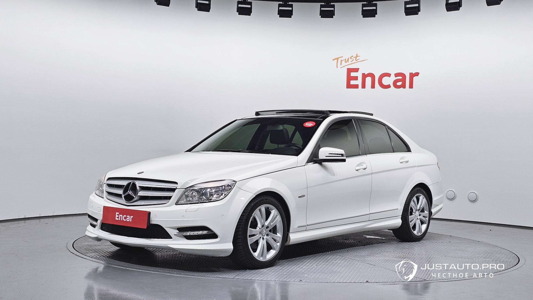 Автомобиль Mercedes-Benz C-Class