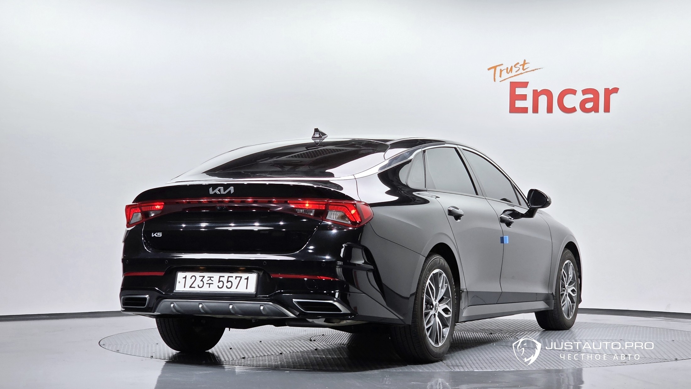 Автомобиль Kia K5