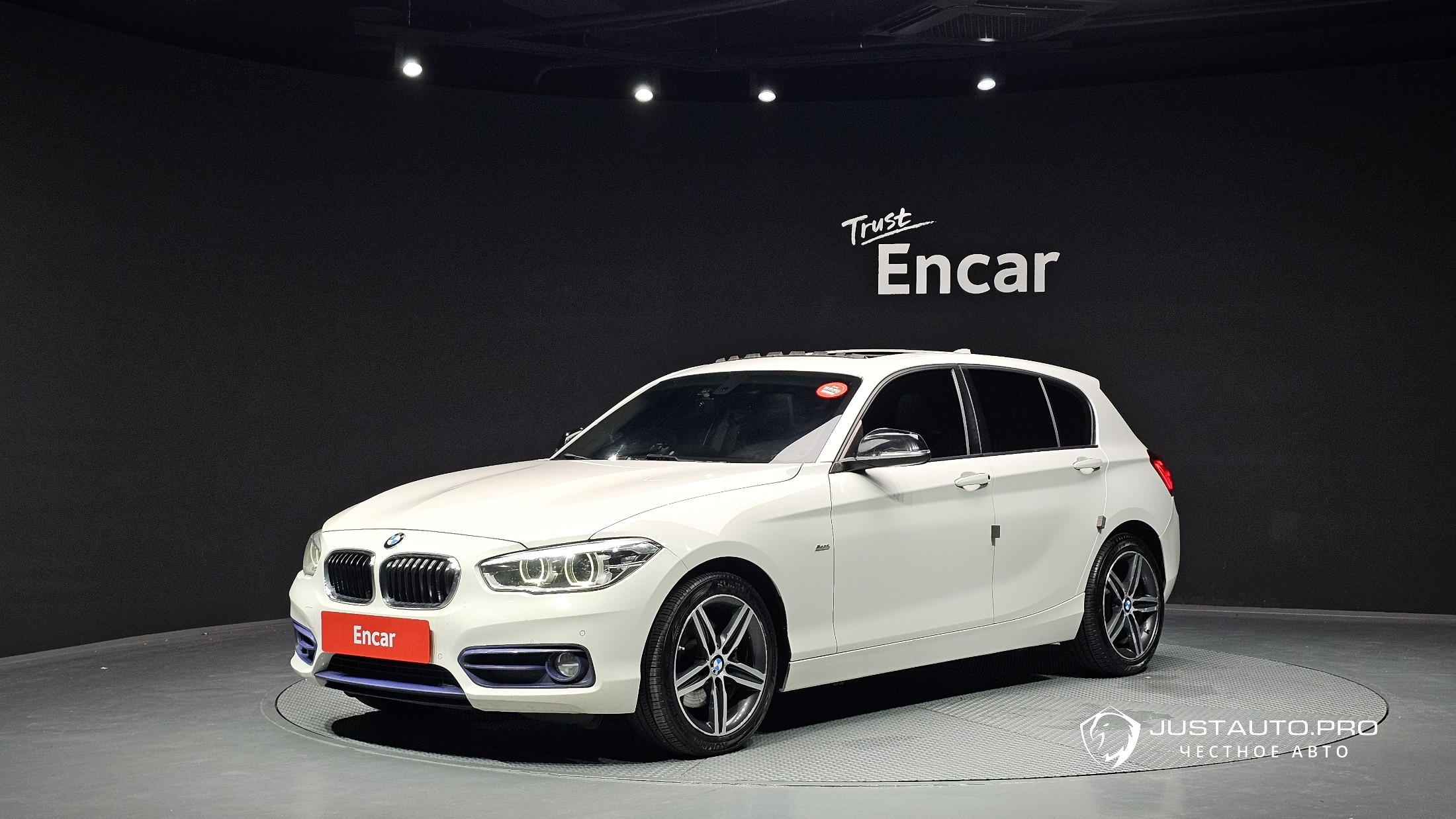Автомобиль BMW 1-Series