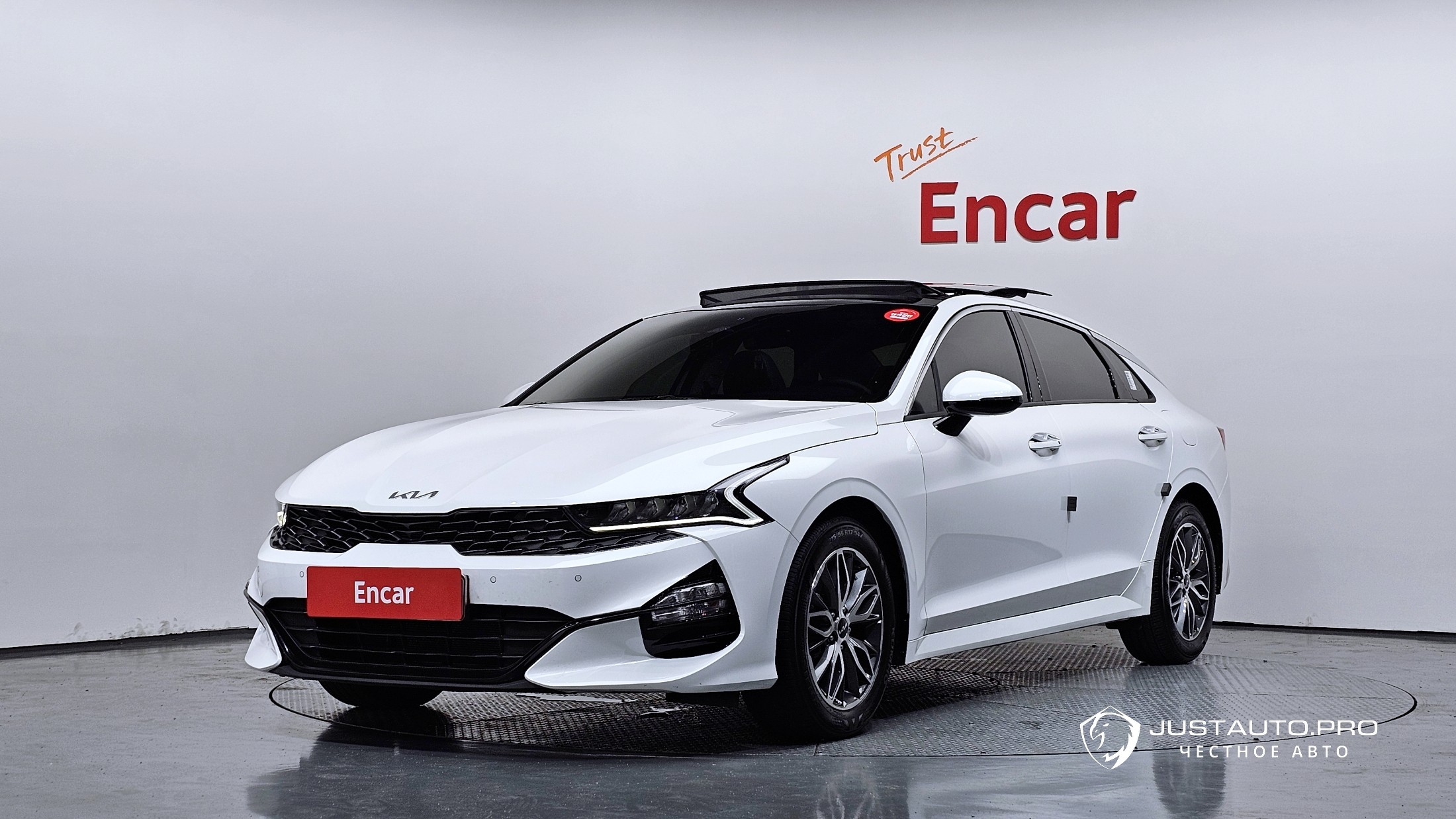 Автомобиль Kia K5
