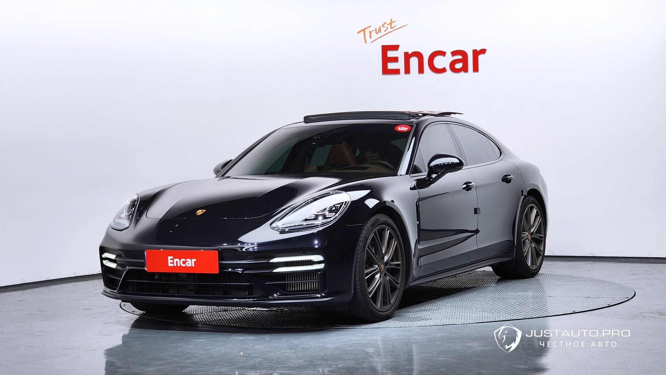 Автомобиль Porsche Panamera