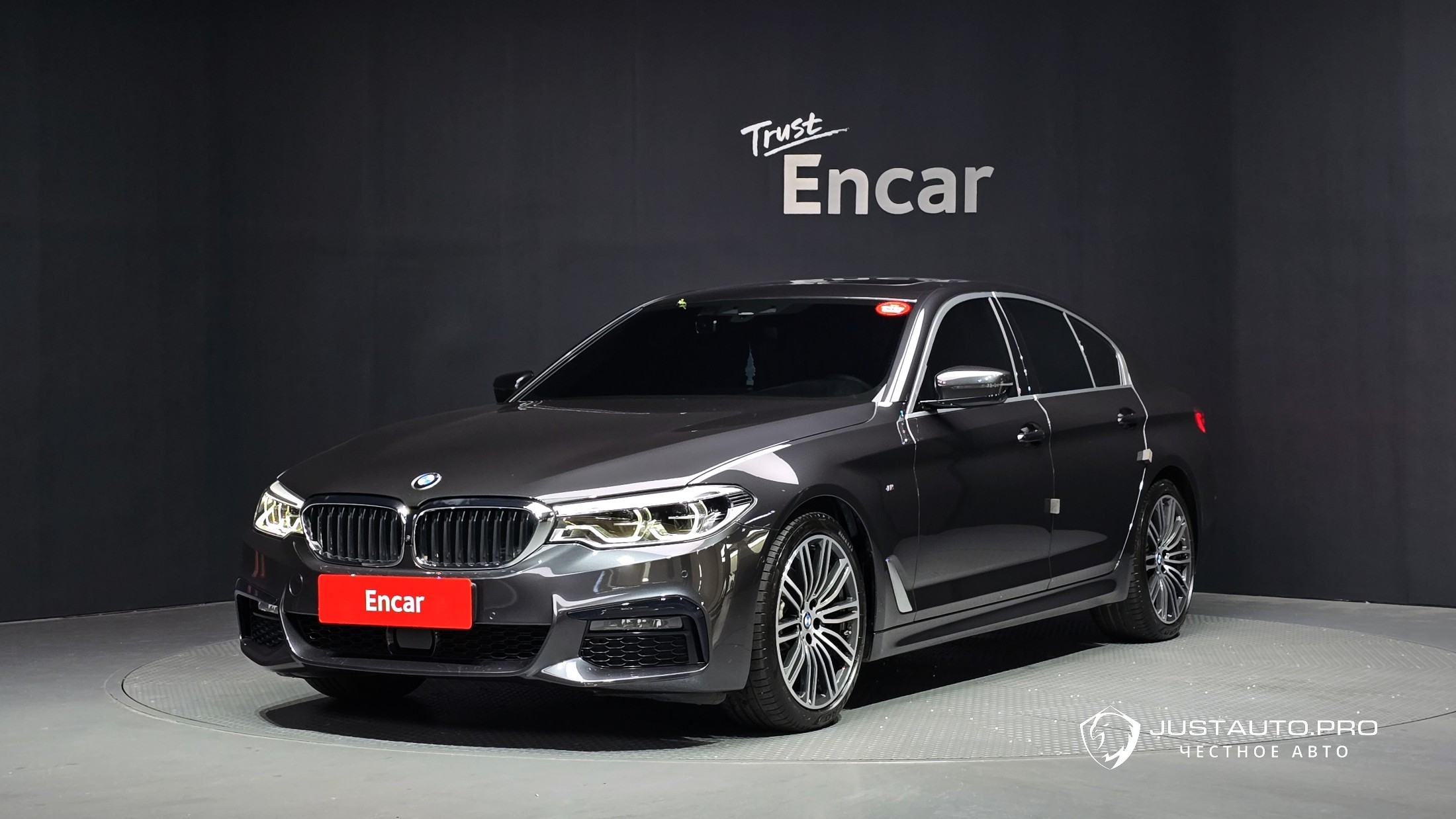 Автомобиль BMW 5-Series