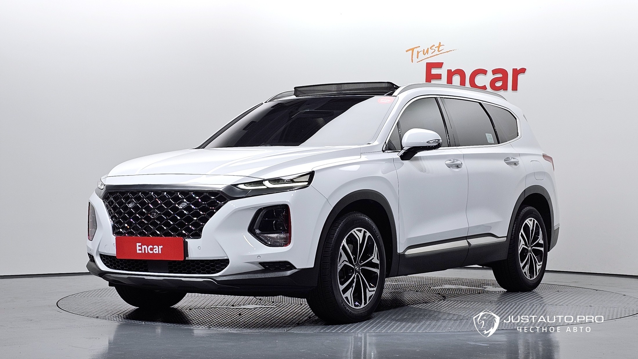 Автомобиль Hyundai Santafe