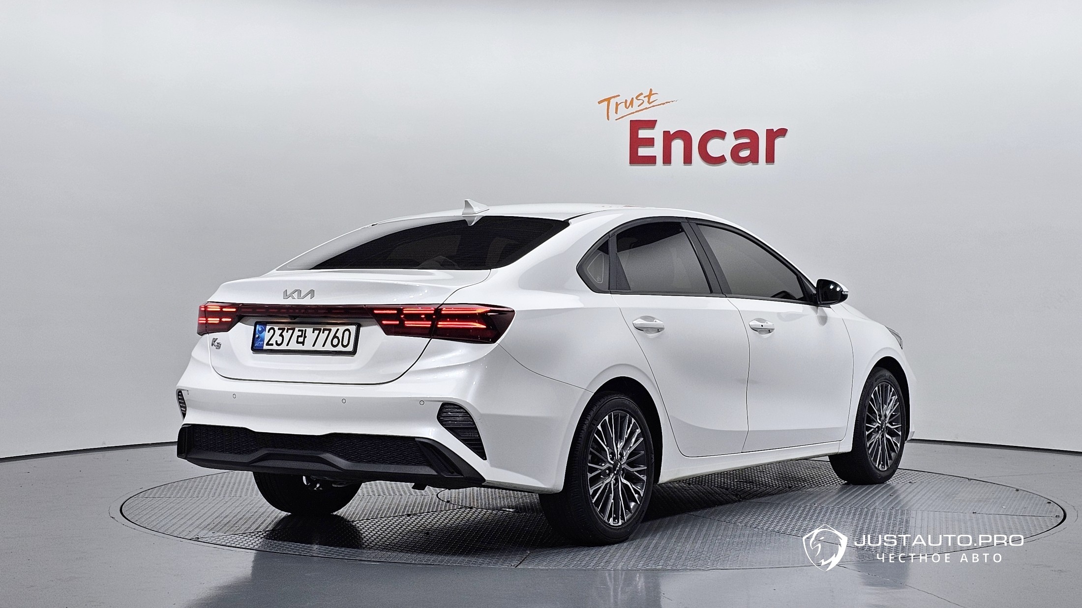 Автомобиль Kia K3