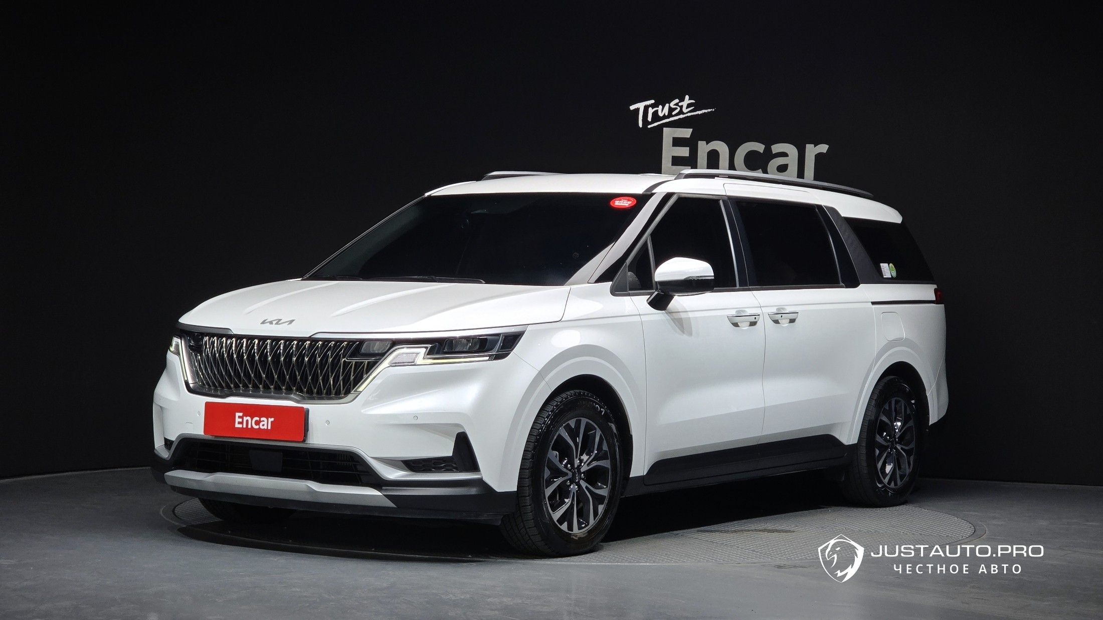 Автомобиль Kia Canival