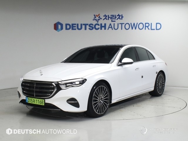 Автомобиль Mercedes-Benz E-Class