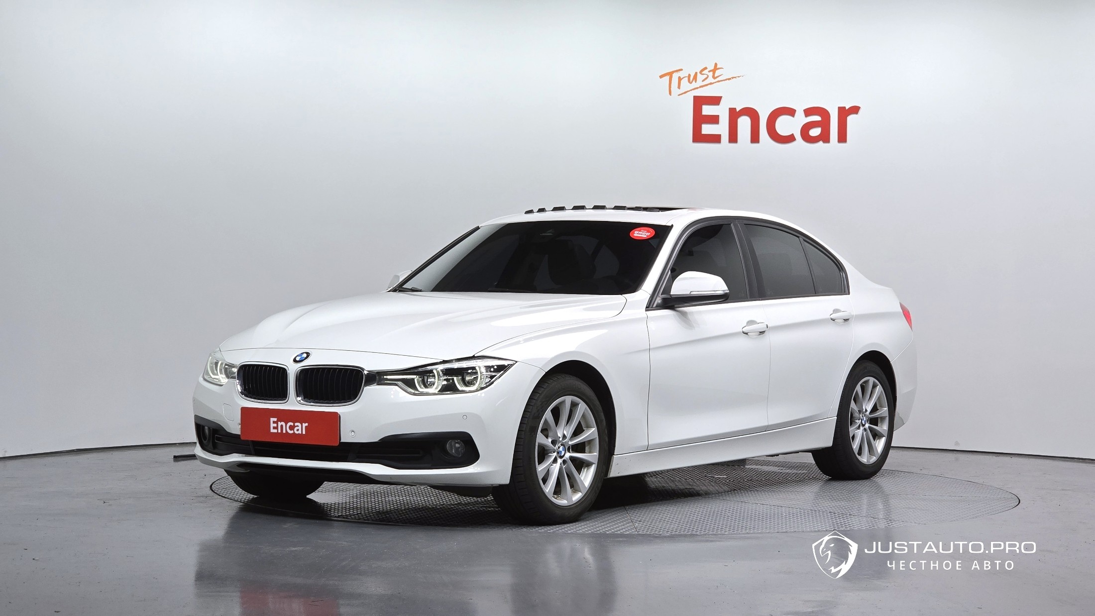 Автомобиль BMW 3-Series