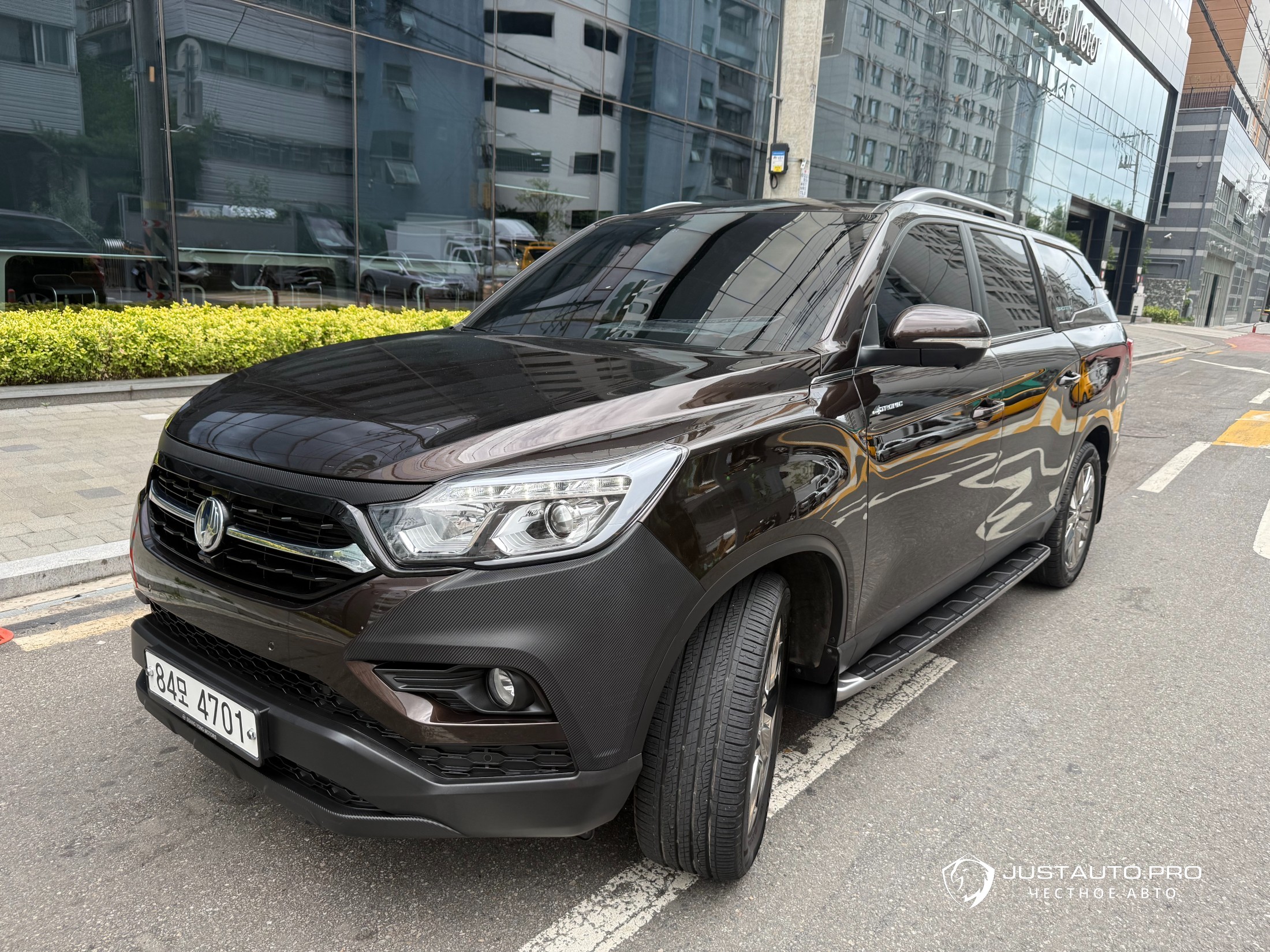 Автомобиль KG_Mobility_Ssangyong Rexton
