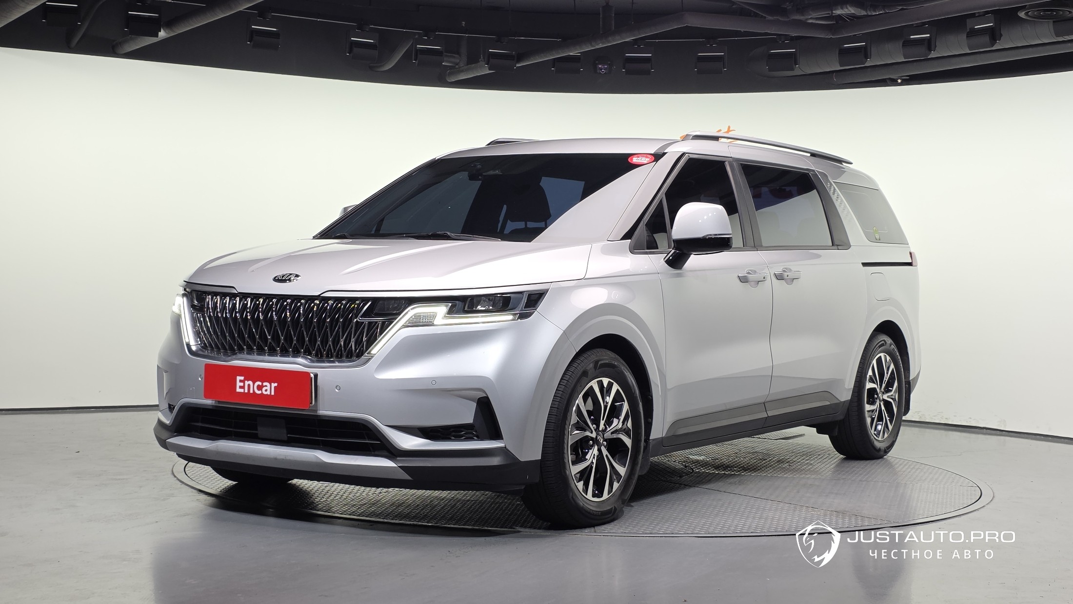 Автомобиль Kia Canival