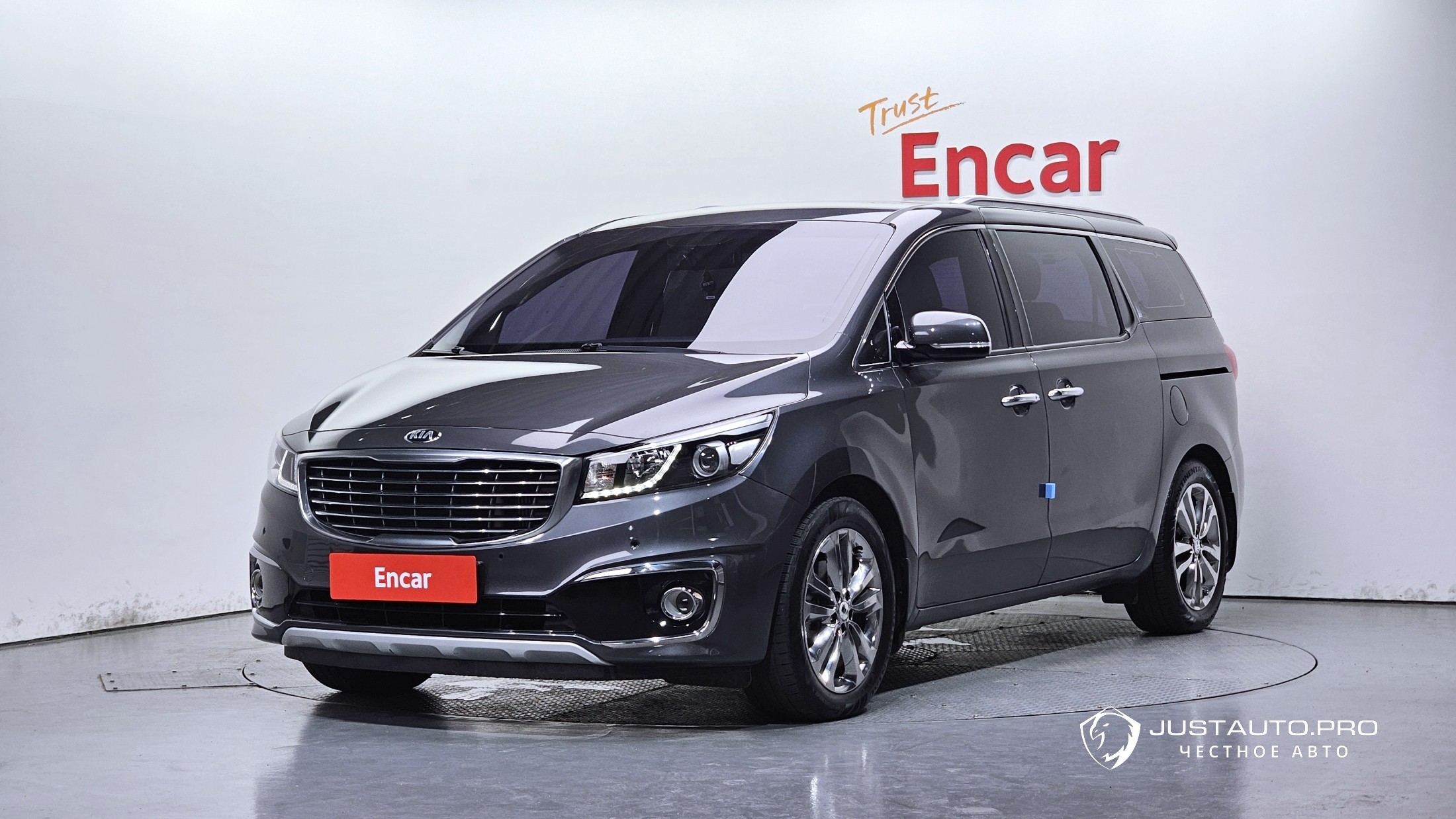 Автомобиль Kia Canival