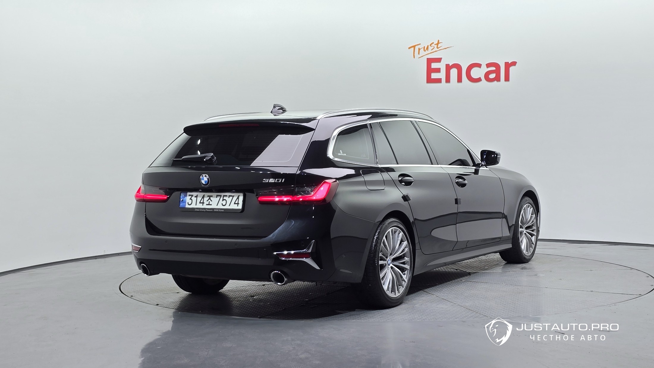 Автомобиль BMW 3-Series
