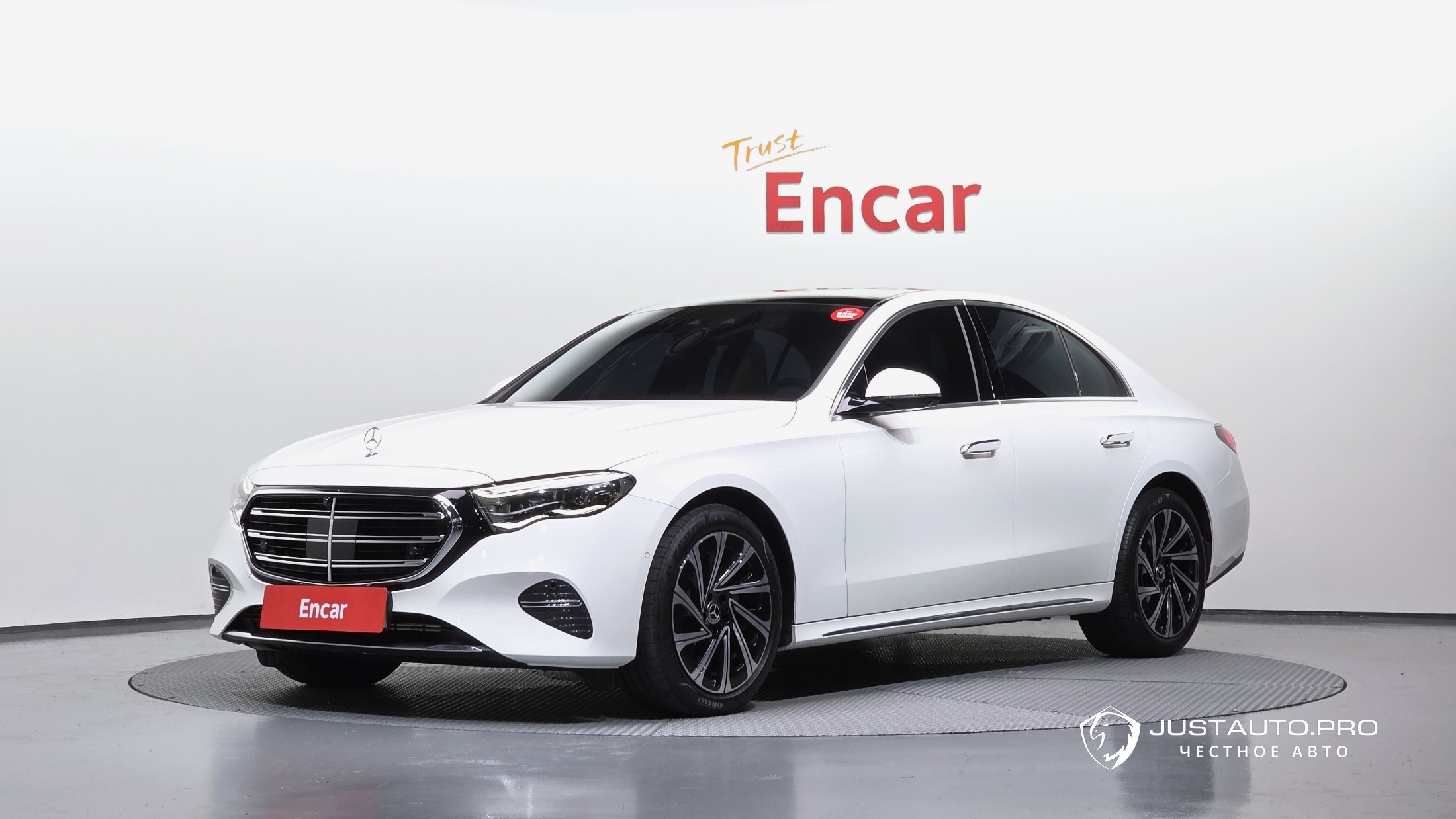 Автомобиль Mercedes-Benz E-Class