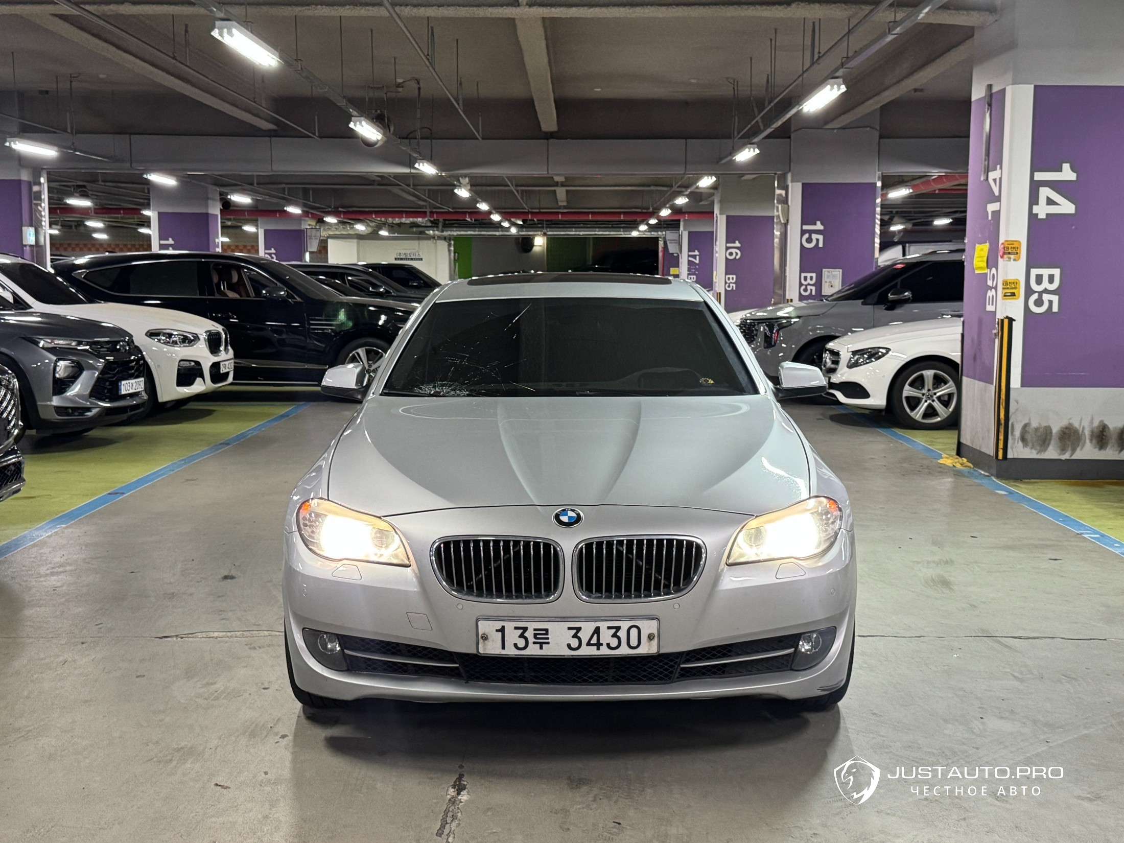 Автомобиль BMW 5-Series