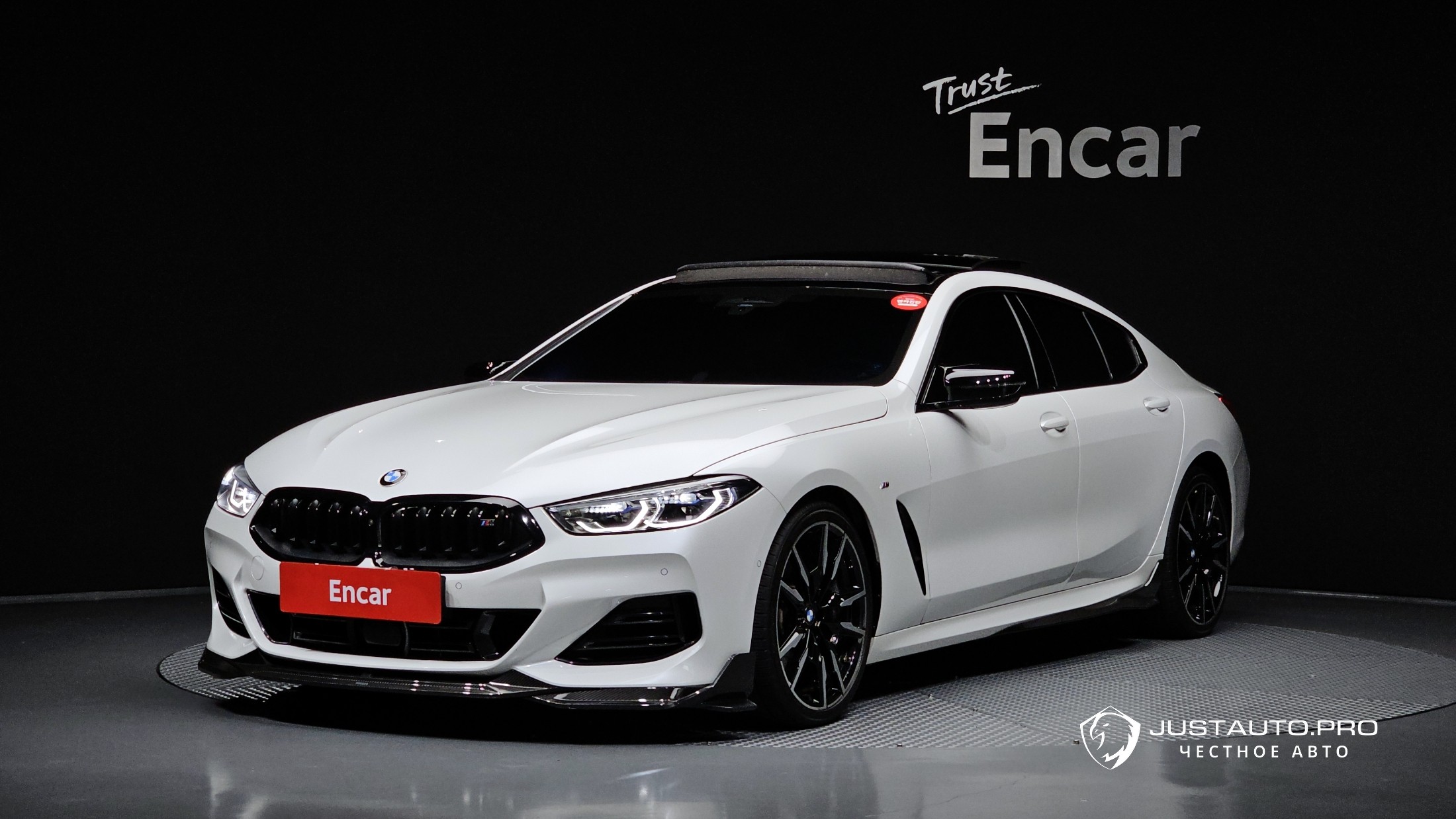 Автомобиль BMW 8-Series