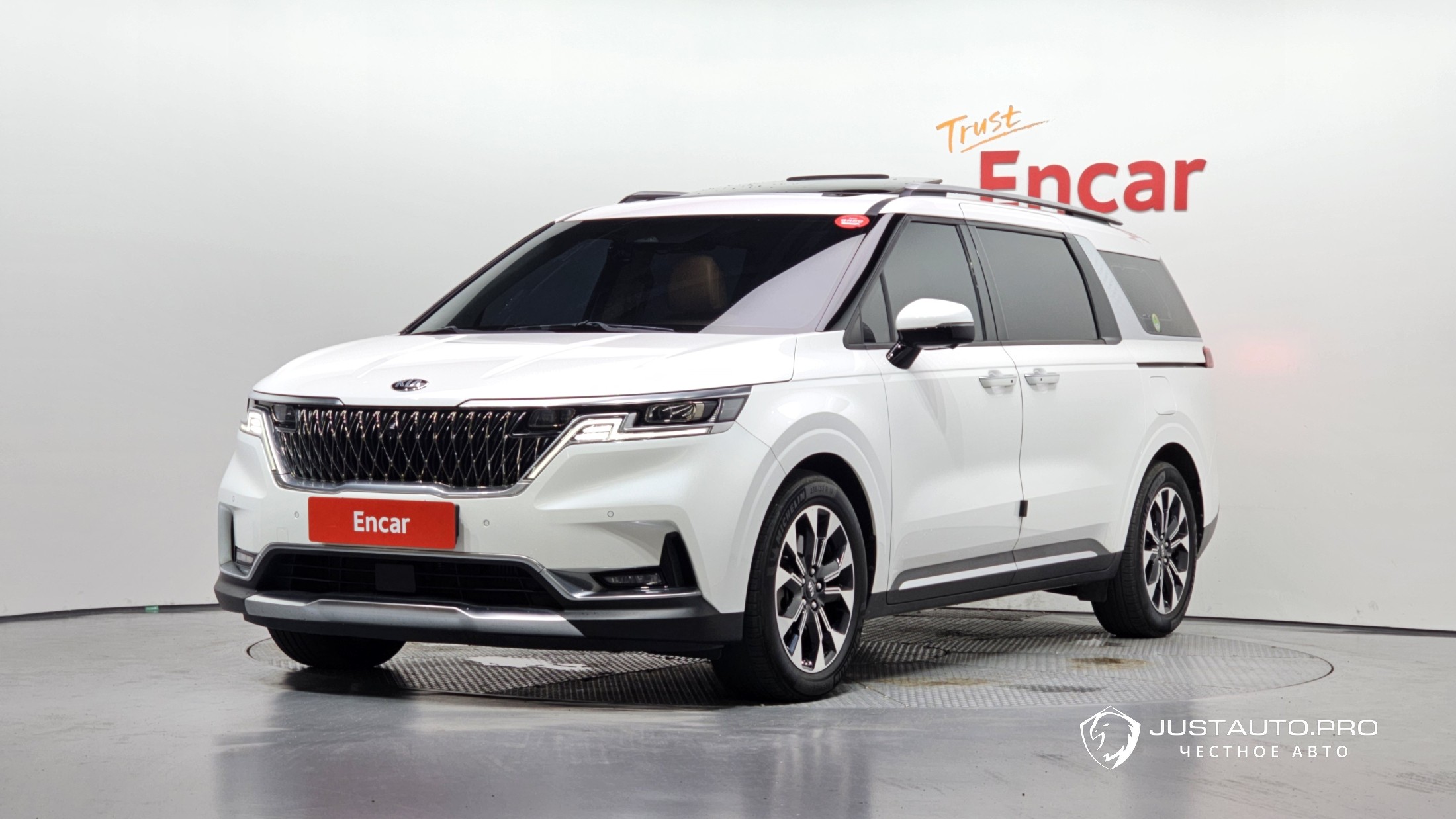 Автомобиль Kia Canival