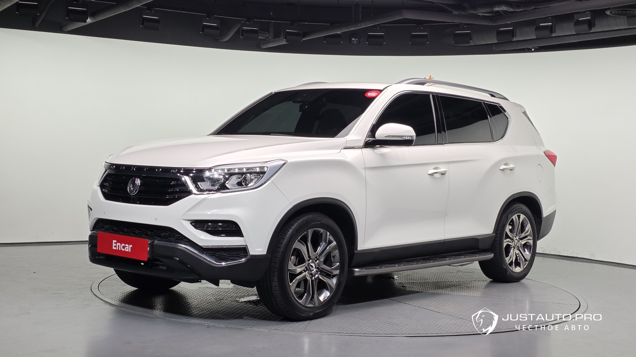 Автомобиль KG_Mobility_Ssangyong Rexton
