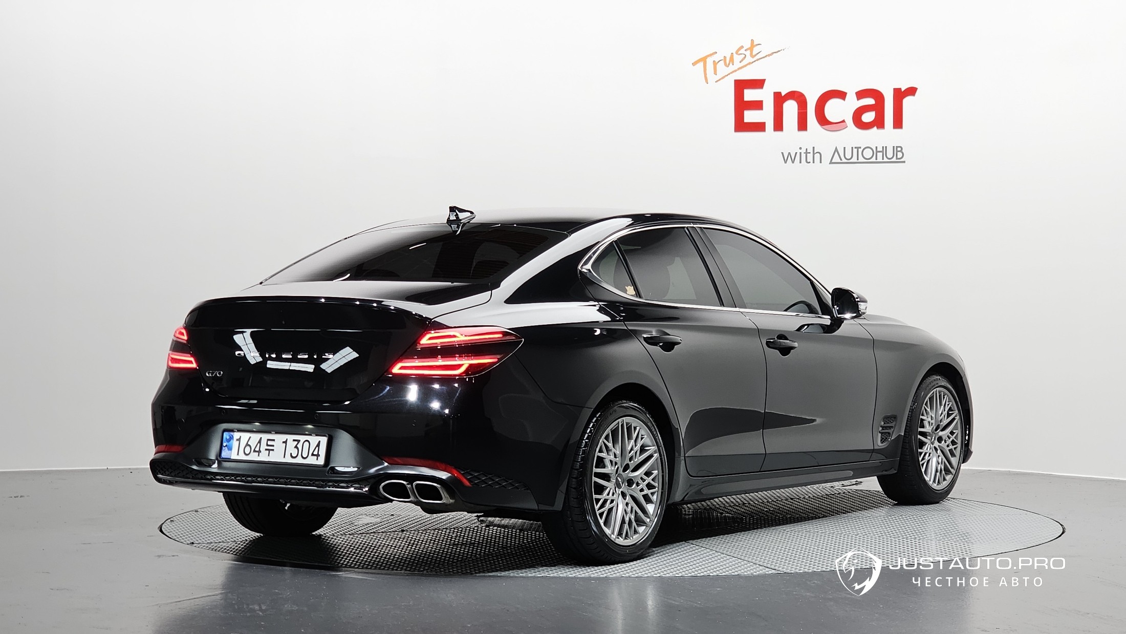 Автомобиль Genesis G70