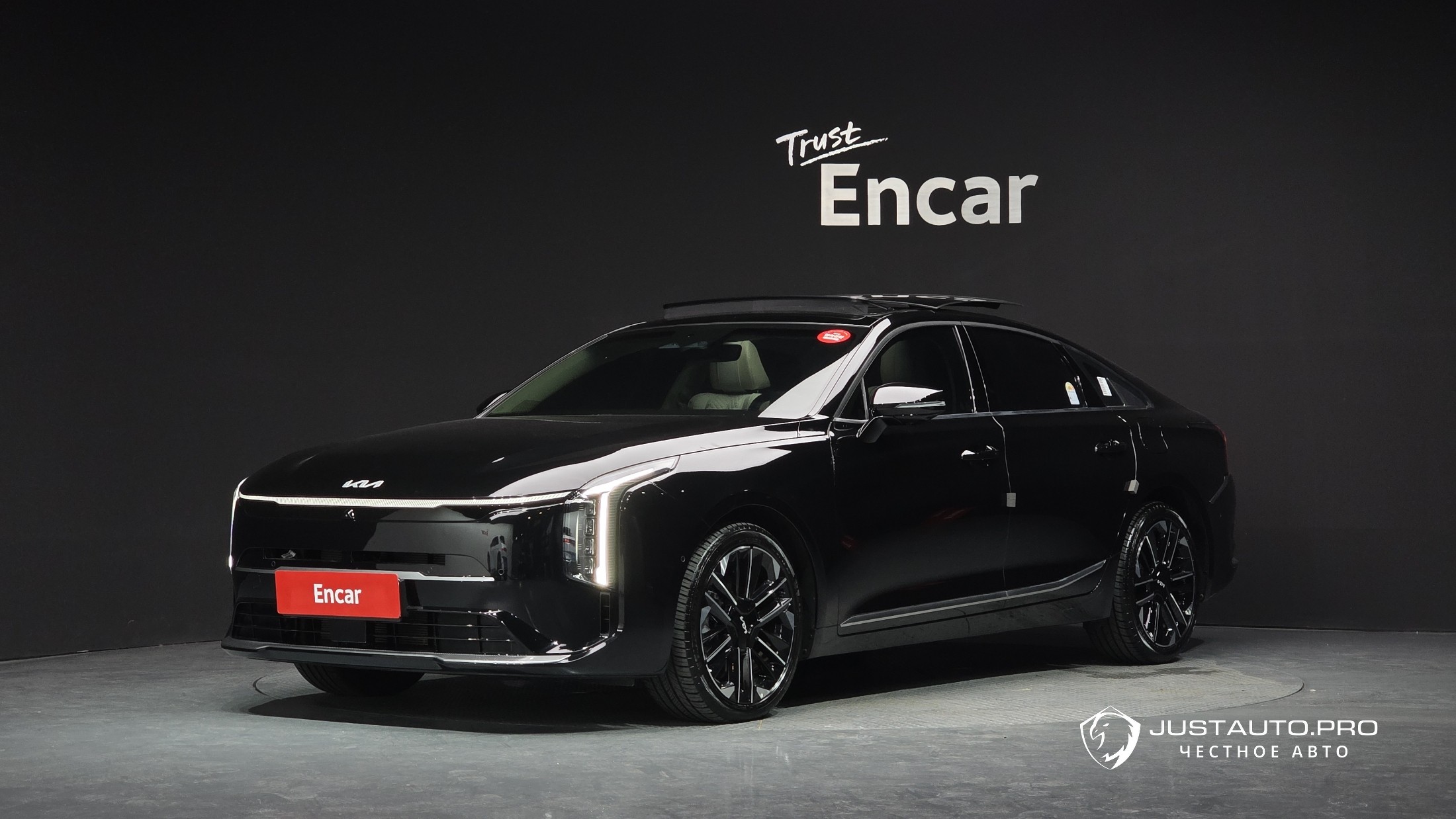 Автомобиль Kia K8