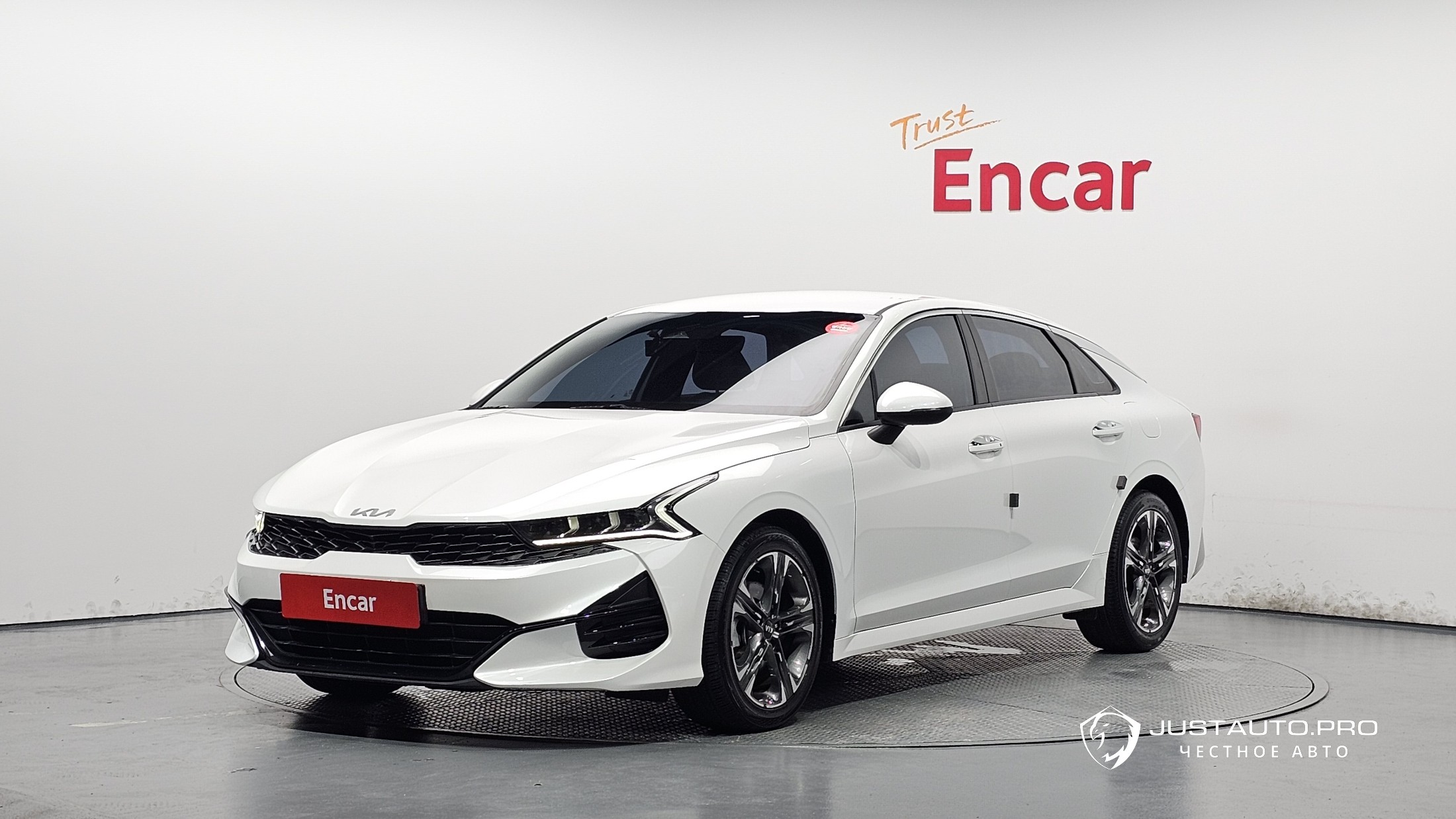 Автомобиль Kia K5