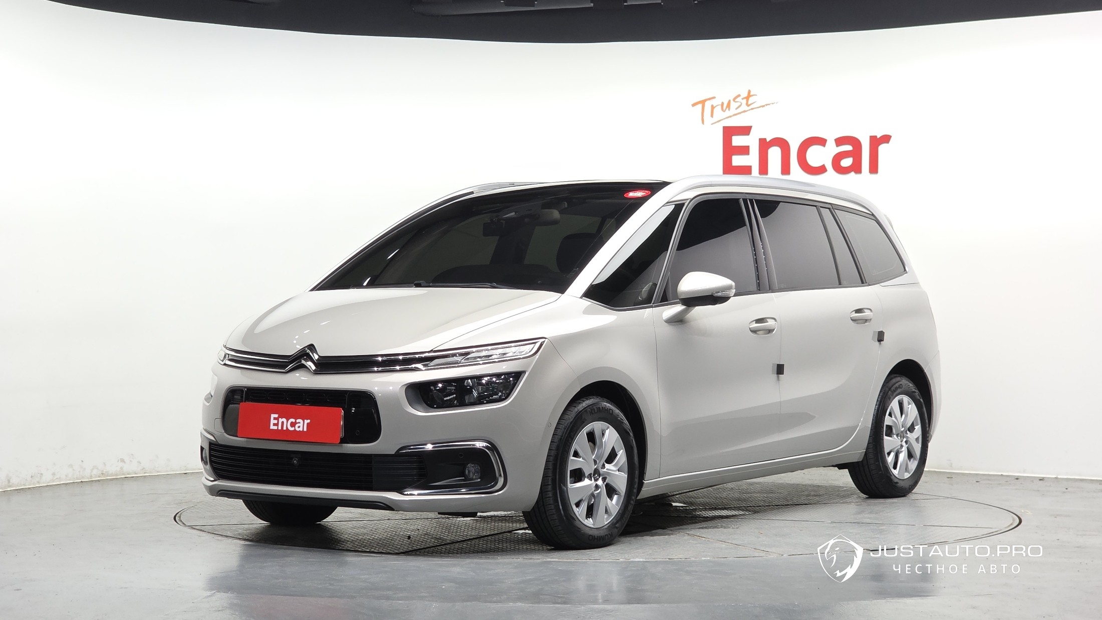 Автомобиль Citroen-DS C4 SpaceTourer