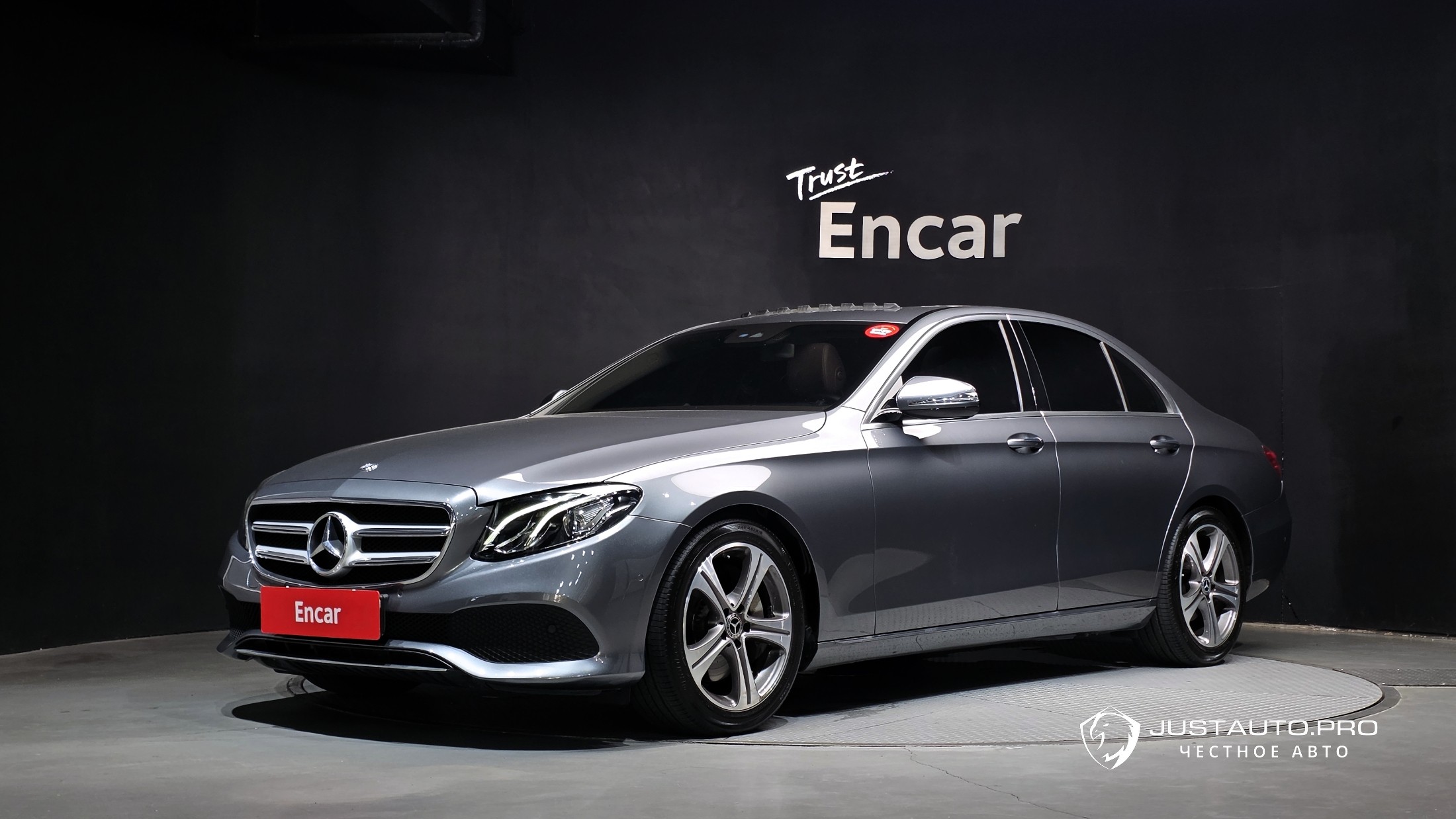 Автомобиль Mercedes-Benz E-Class