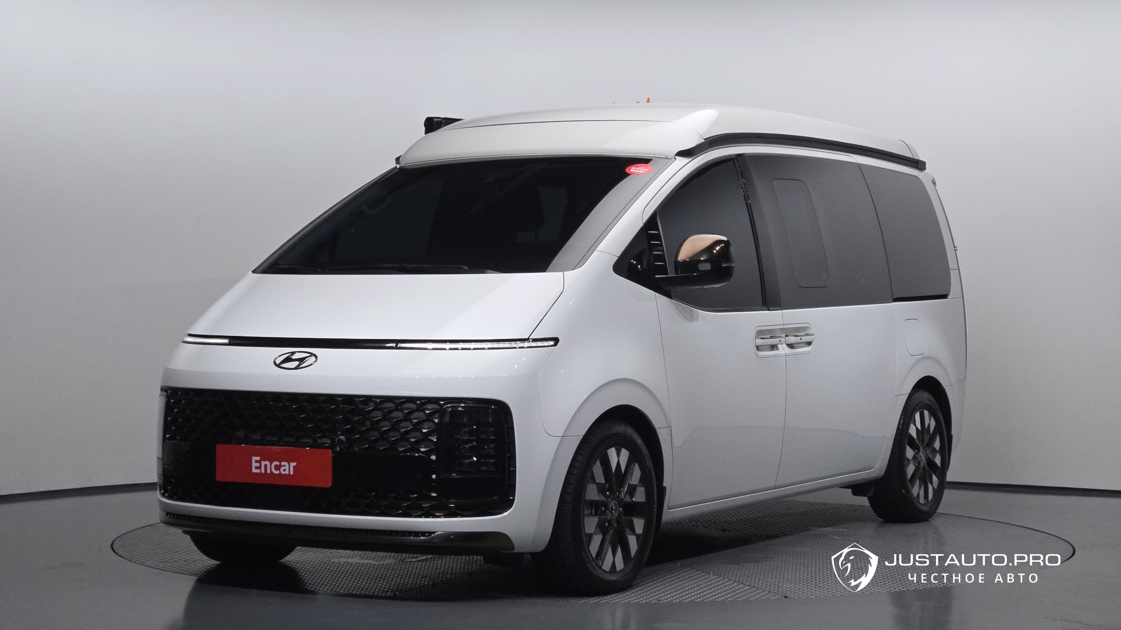 Автомобиль Hyundai Staria