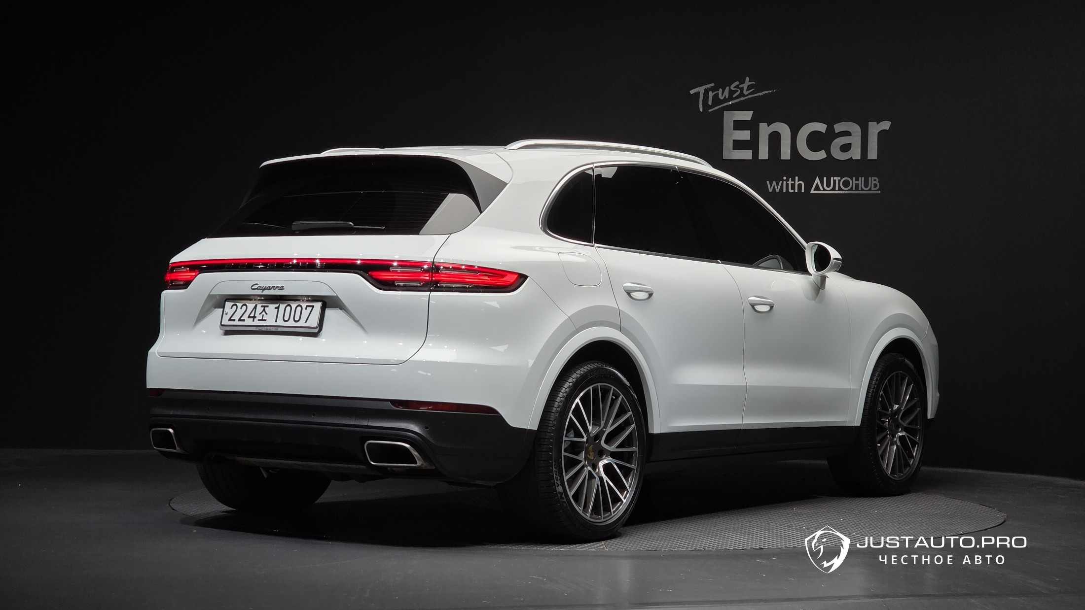 Автомобиль Porsche Cayenne