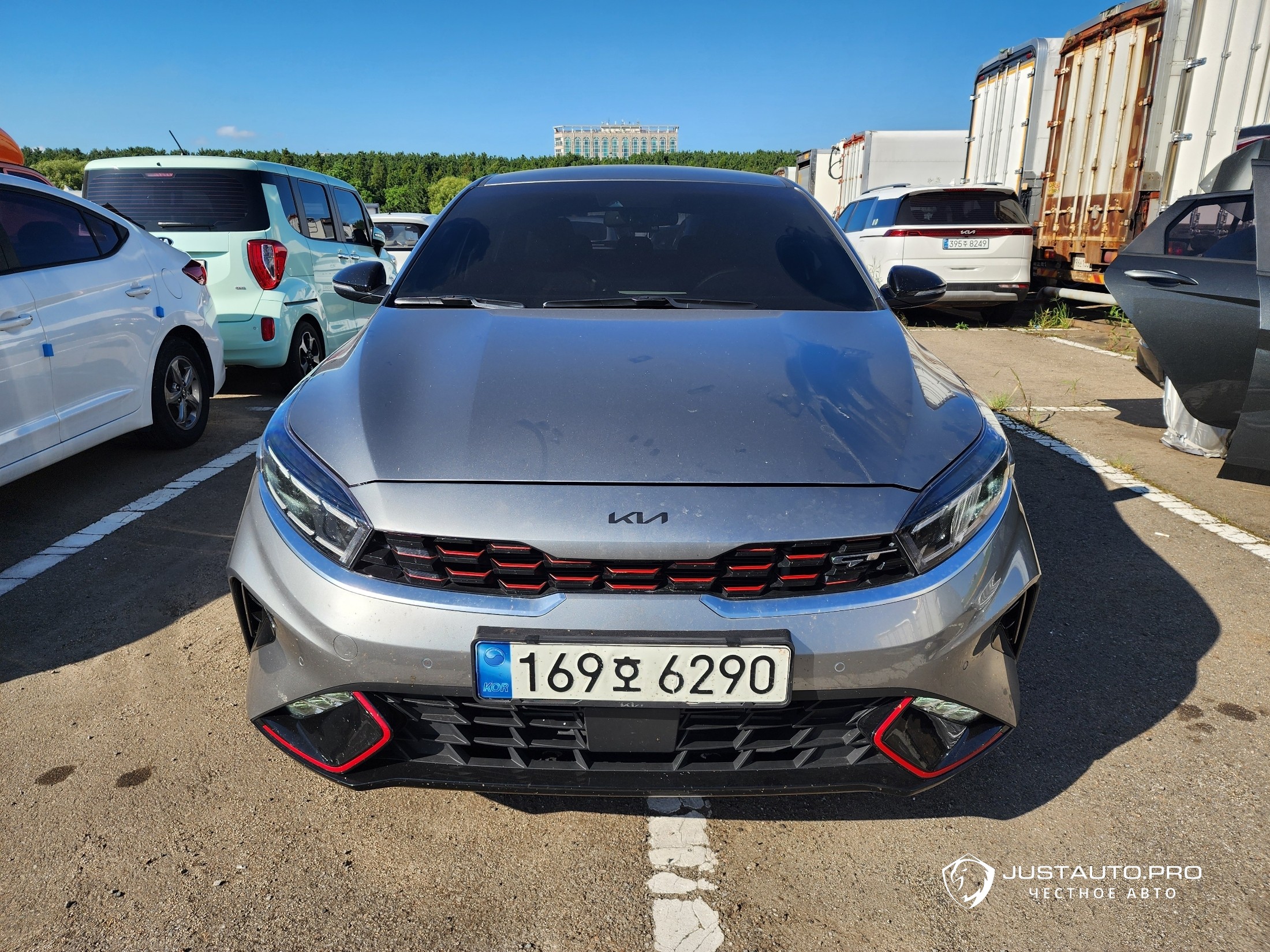 Автомобиль Kia K3