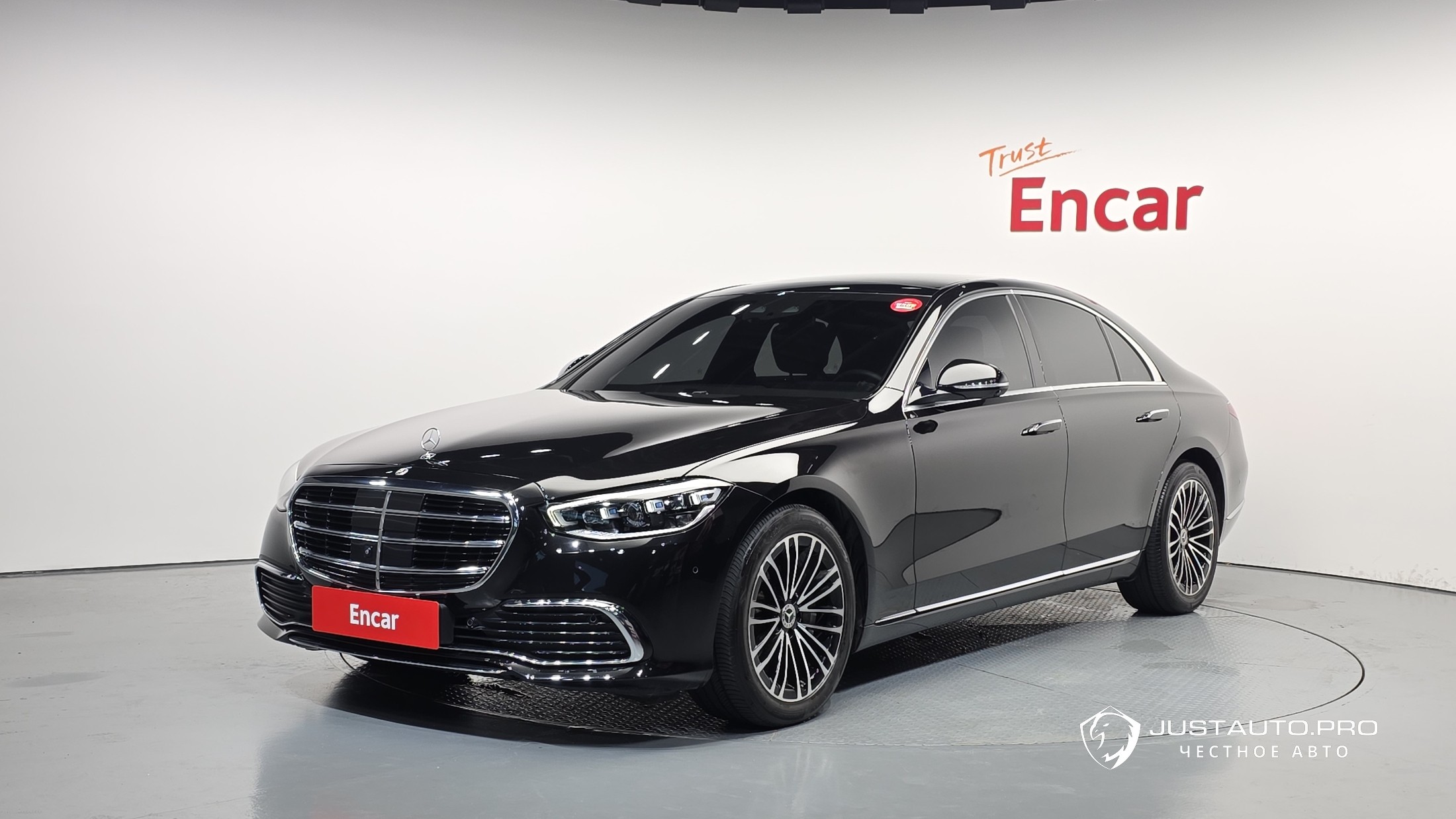 Автомобиль Mercedes-Benz S-Class