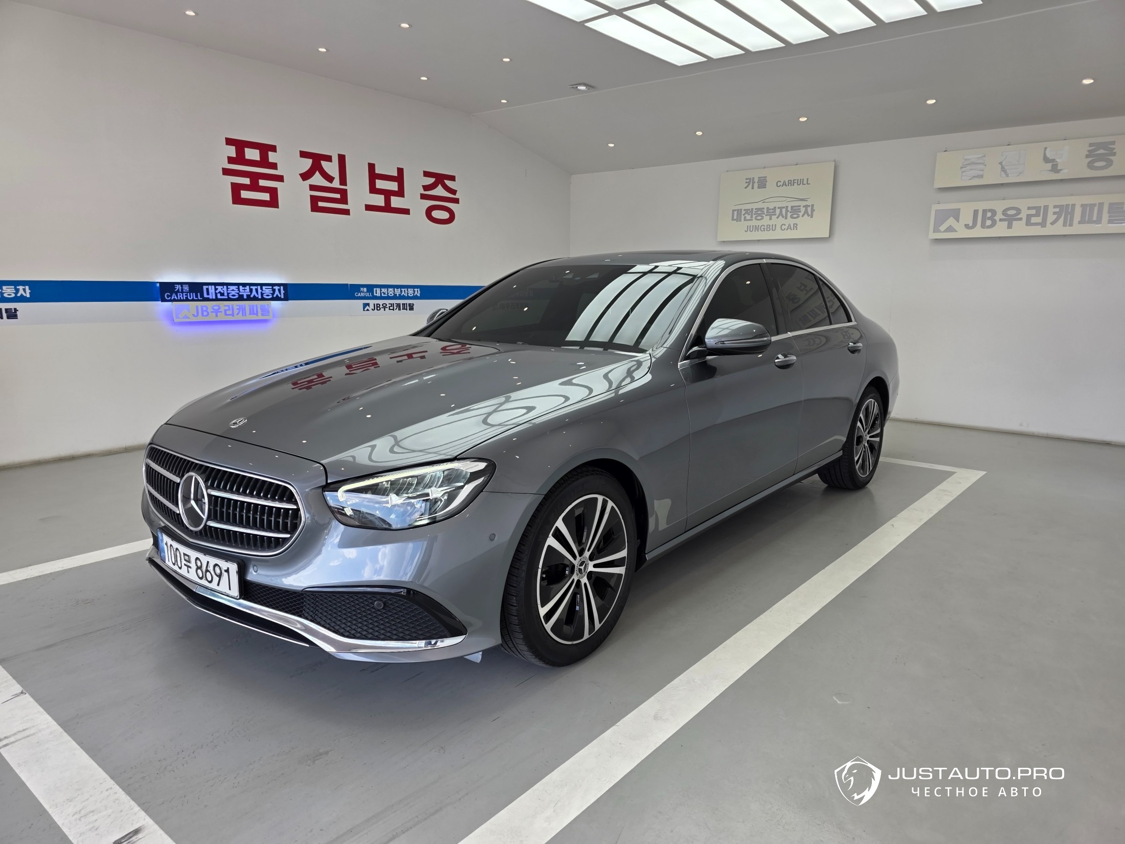 Автомобиль Mercedes-Benz E-Class