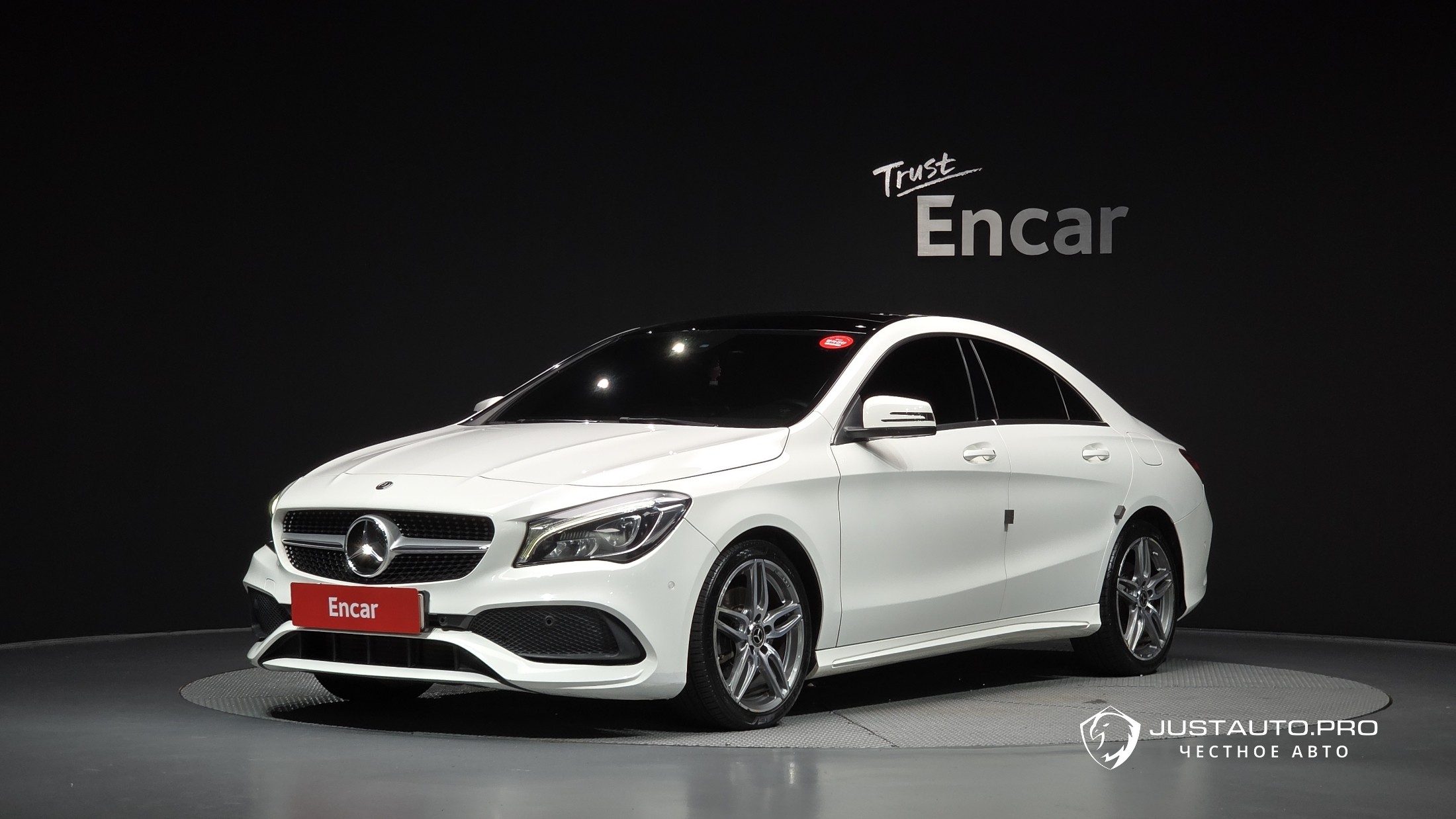 Автомобиль Mercedes-Benz CLA-Class