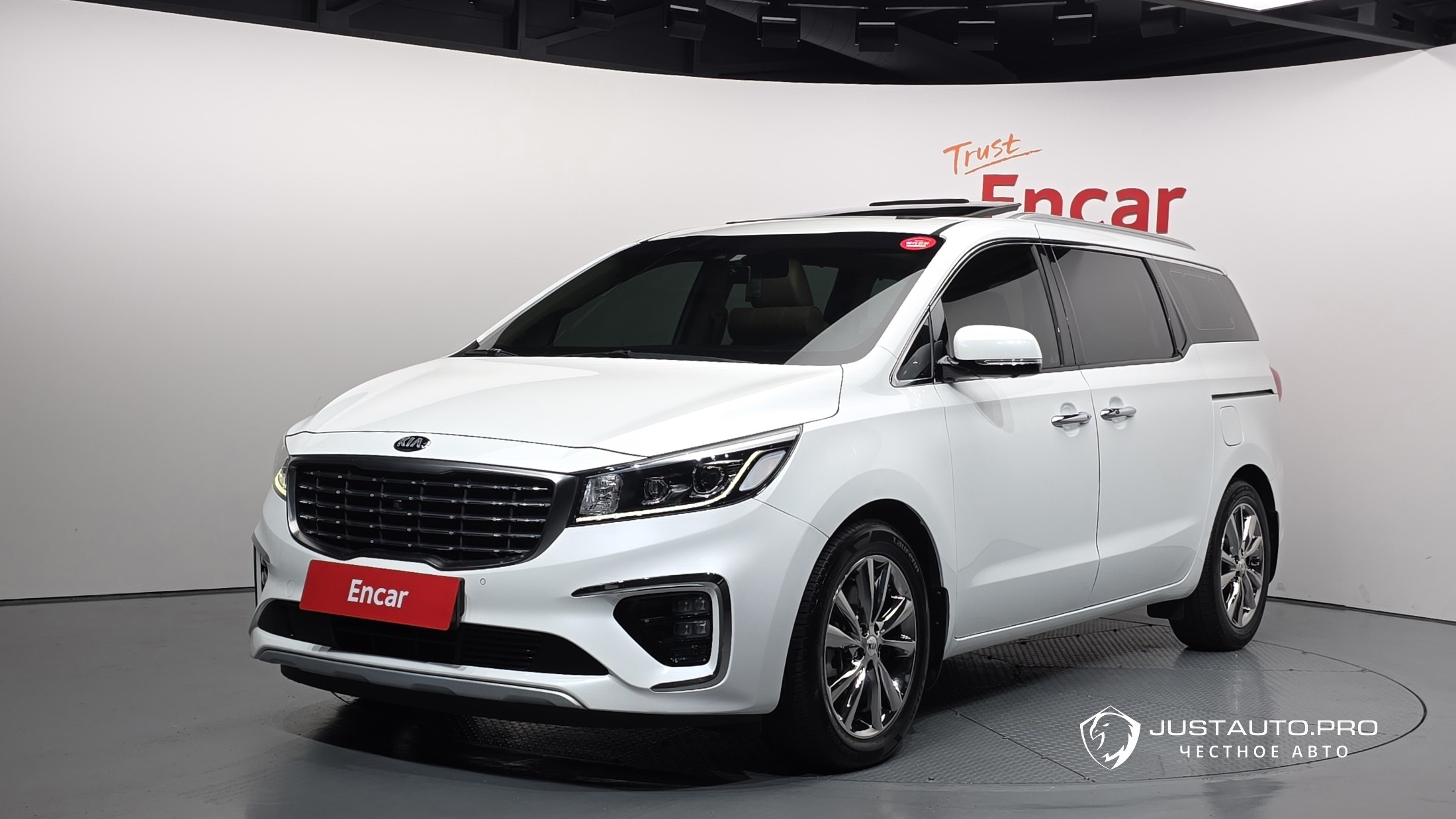 Автомобиль Kia Canival