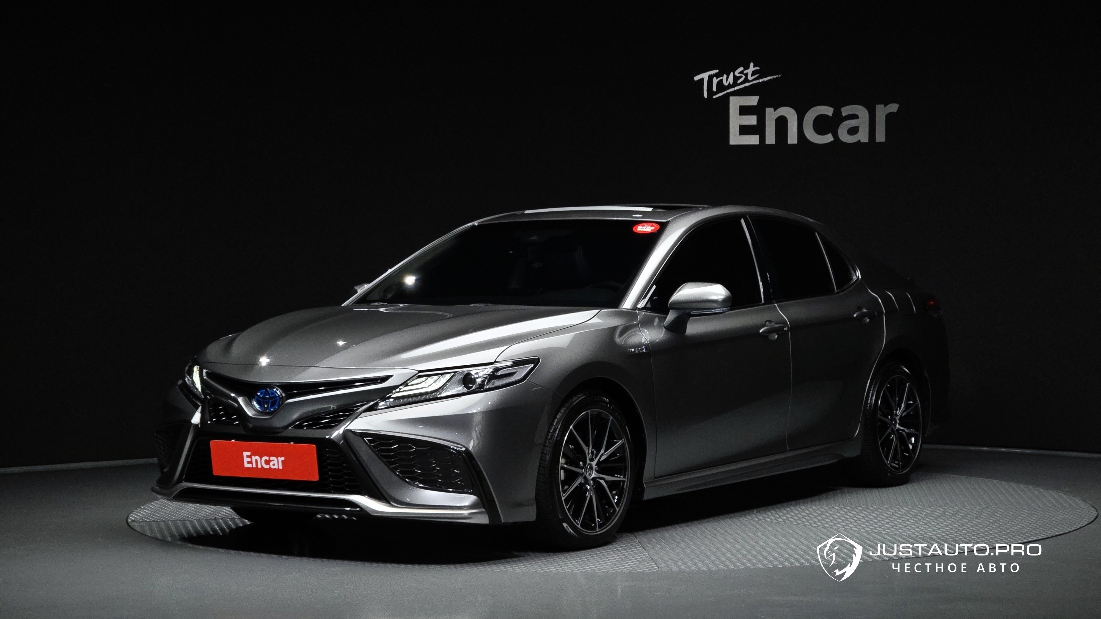 Автомобиль Toyota Camry