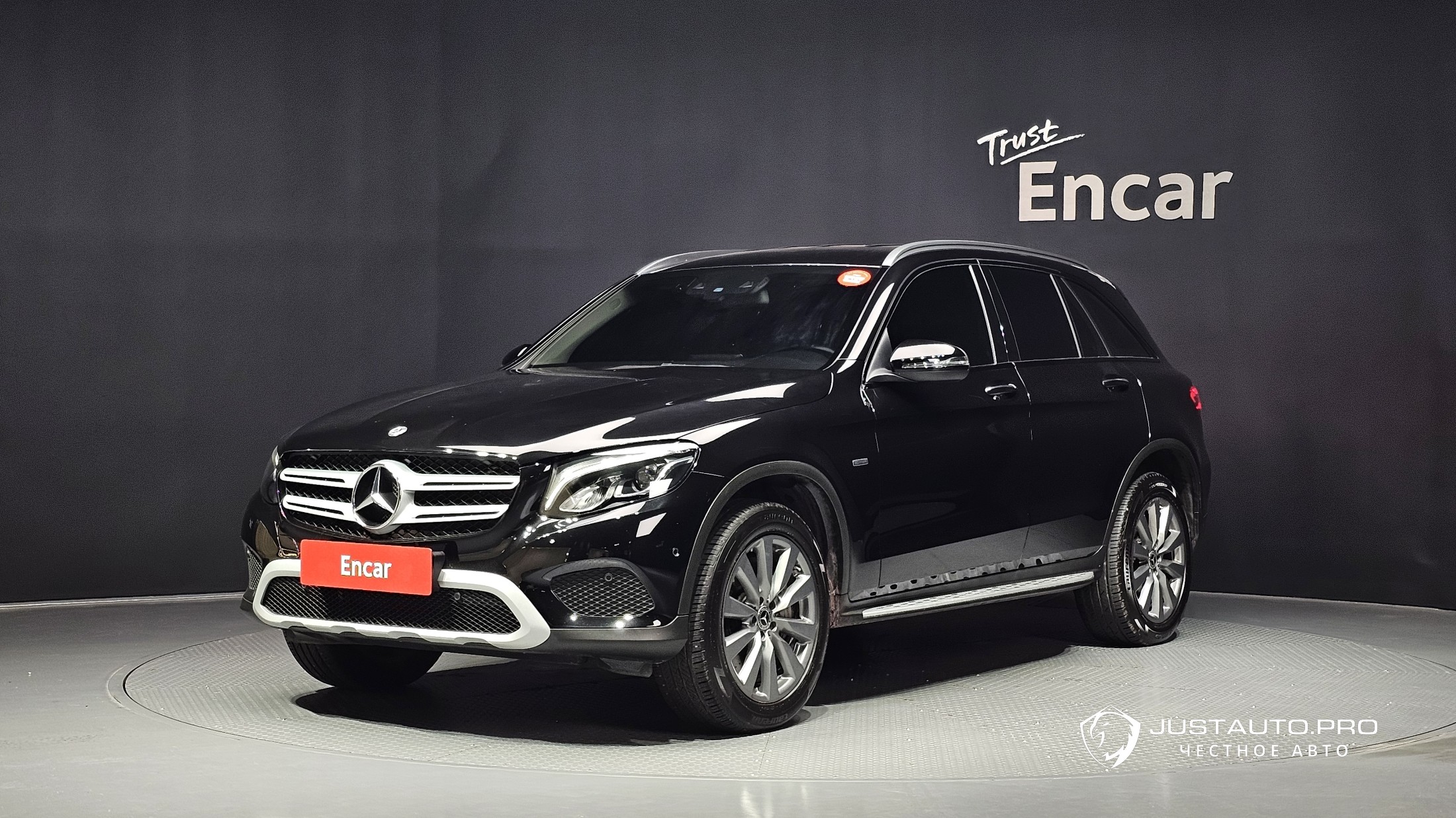 Автомобиль Mercedes-Benz GLC-Class